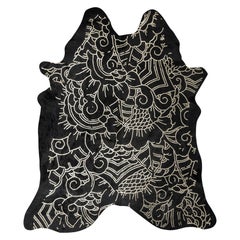 Tapis métallisé argenté en cuir de vache noir à motif Boho Batik:: large