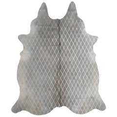 Alfombra de piel de vaca gris con diseño de diamantes plateados, grande