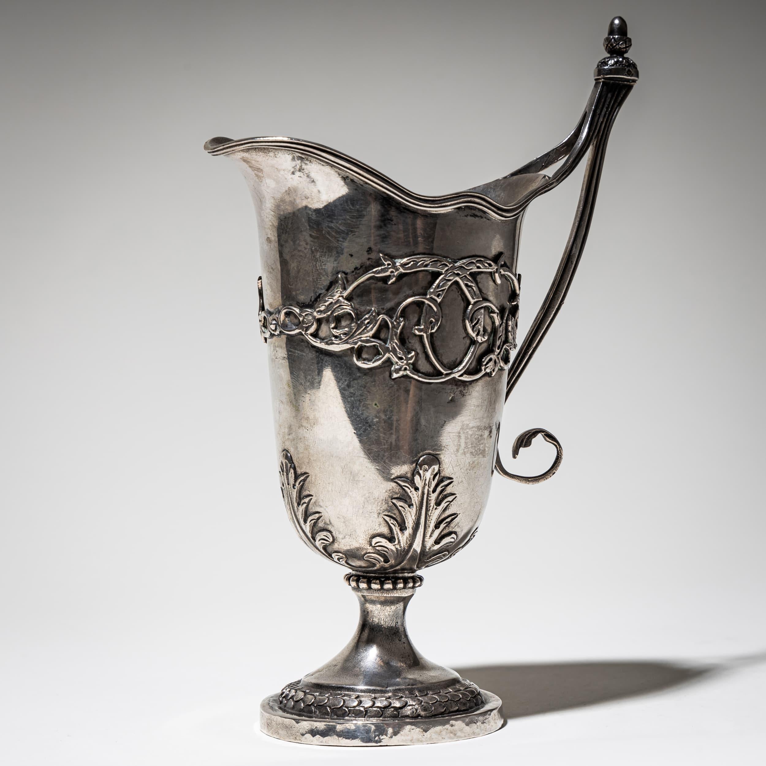 Silver Milk Jug, Leipzig, circa 1800 In Good Condition For Sale In Greding, DE