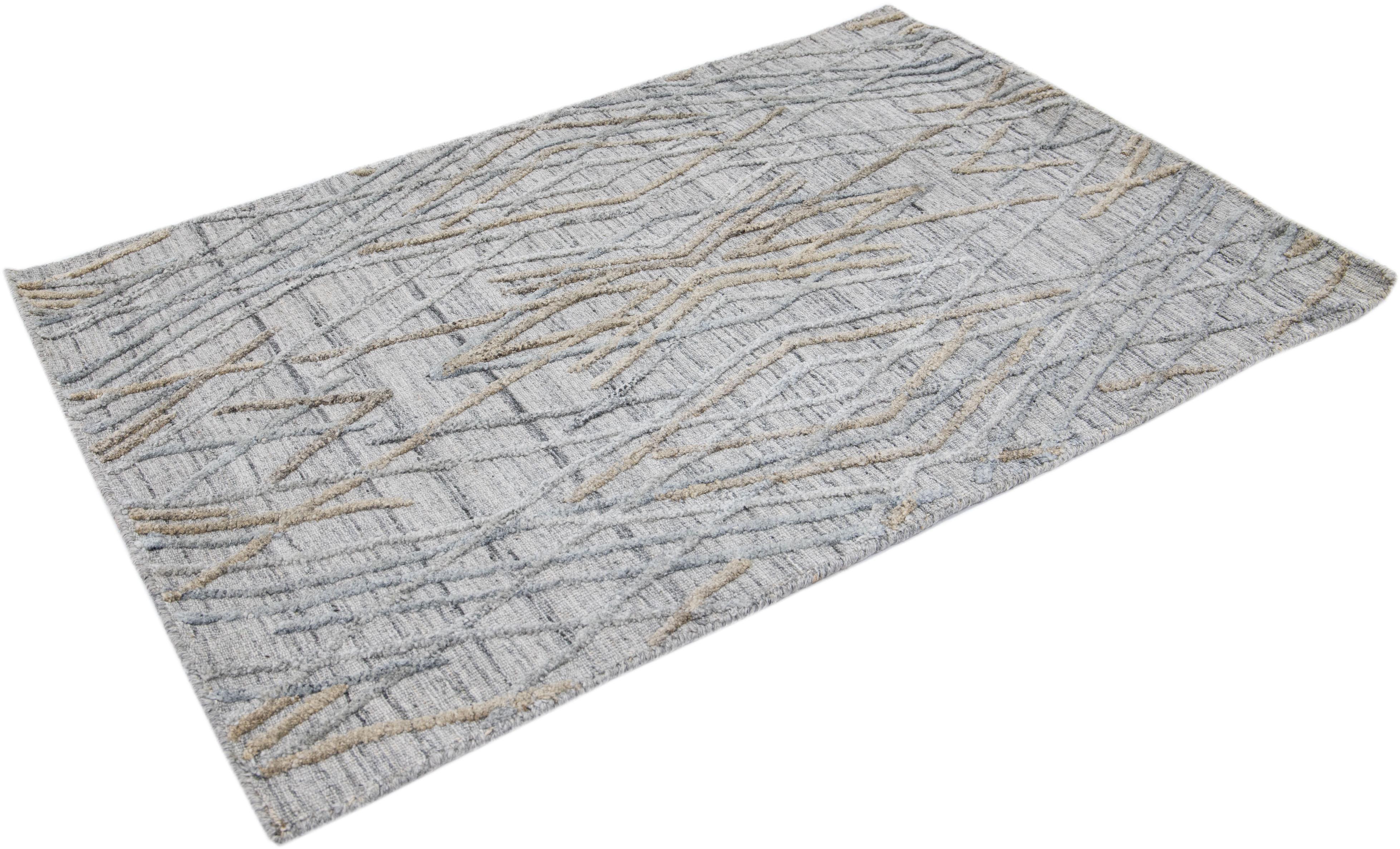 Silver Modern Handmade Abstract Custom Wool Rug (Handgeknüpft) im Angebot