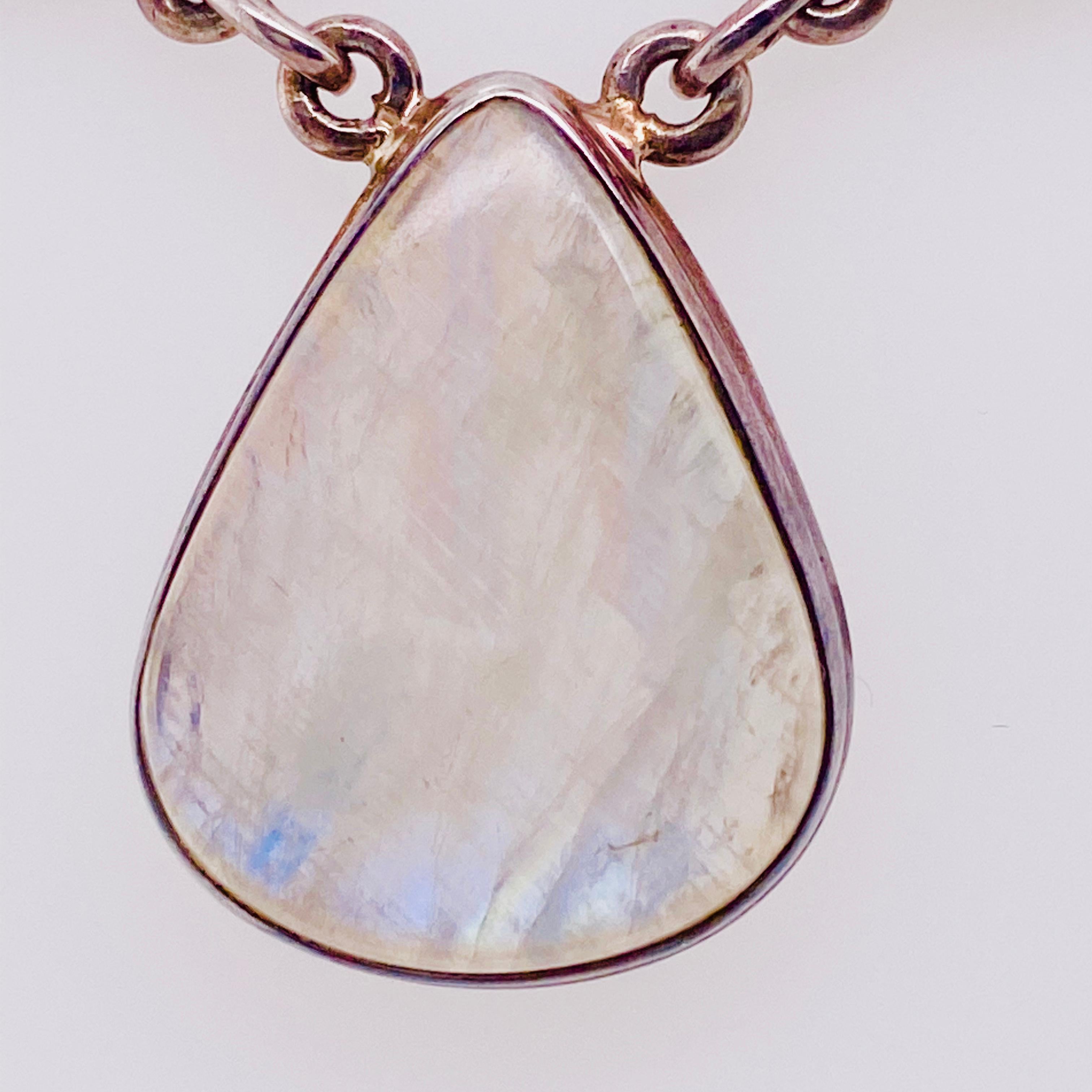 Silver Moonstone Necklace Rainbow Moonstone Pendant Chain Necklace 925 In Excellent Condition In Austin, TX