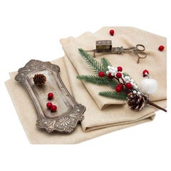 Plateau et ciseaux A Silver Morrões avec fleurs et figures mythiques en relief