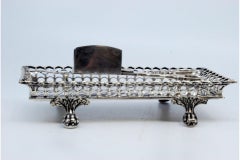 Silver morrões tray & scissors w/ rack, reliefs & 4 claw feet