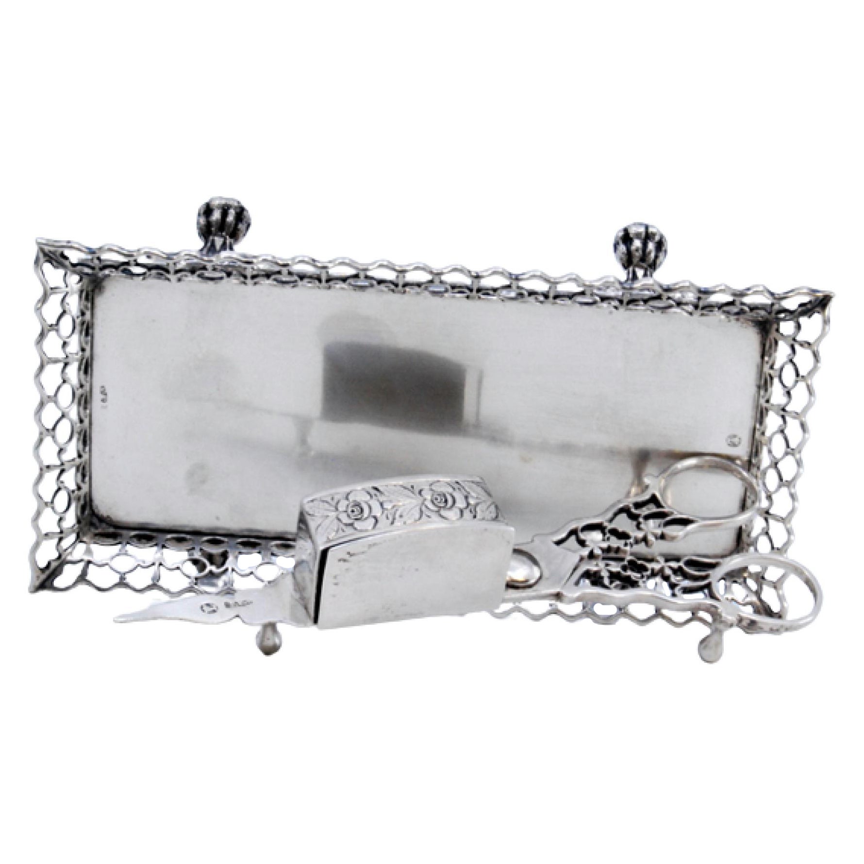 Silver morrões tray 
scissors w/ rack, reliefs 
4 claw feet