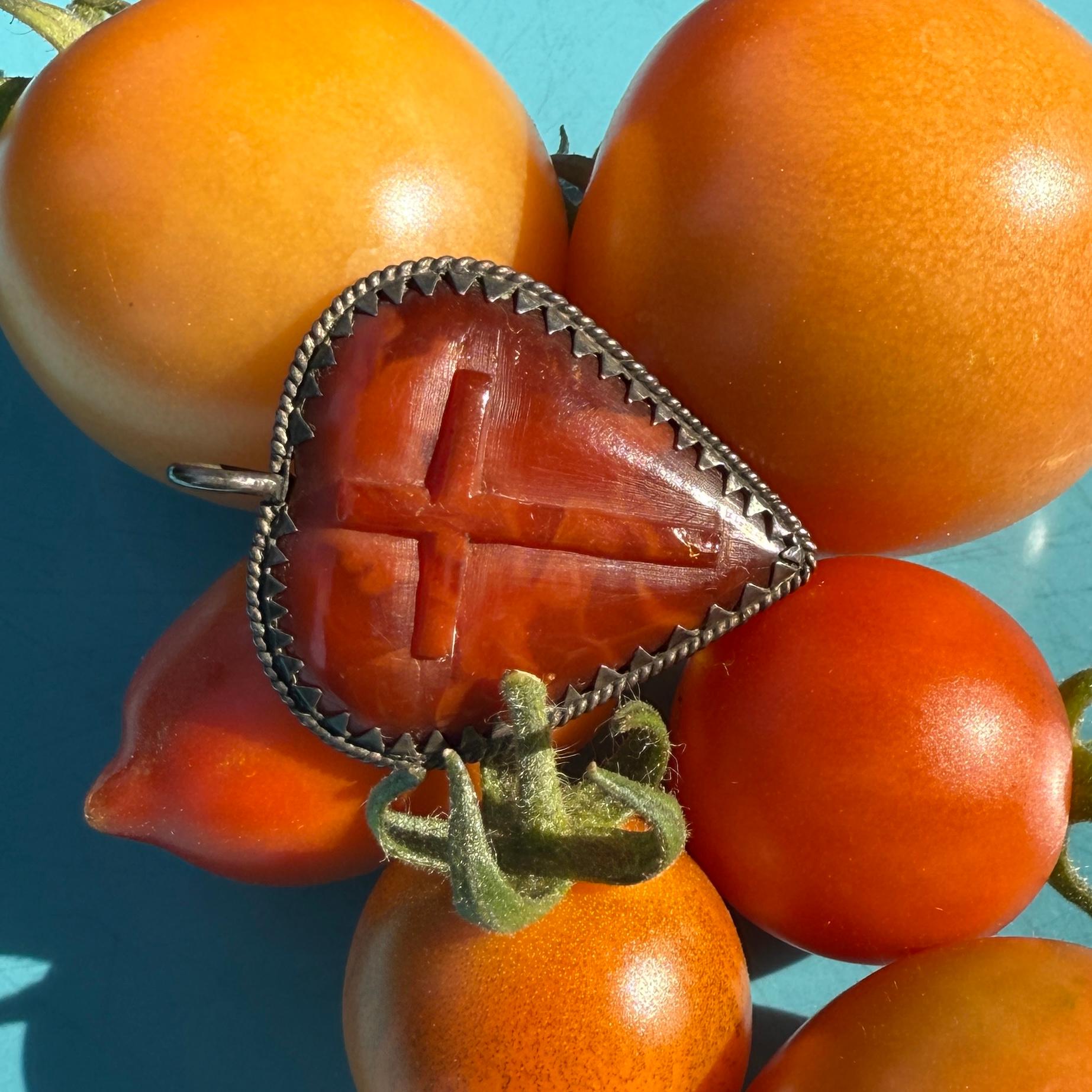 Women's or Men's Silver-Mounted Amber Heart-Shaped Pendant. Germany, 17th century For Sale