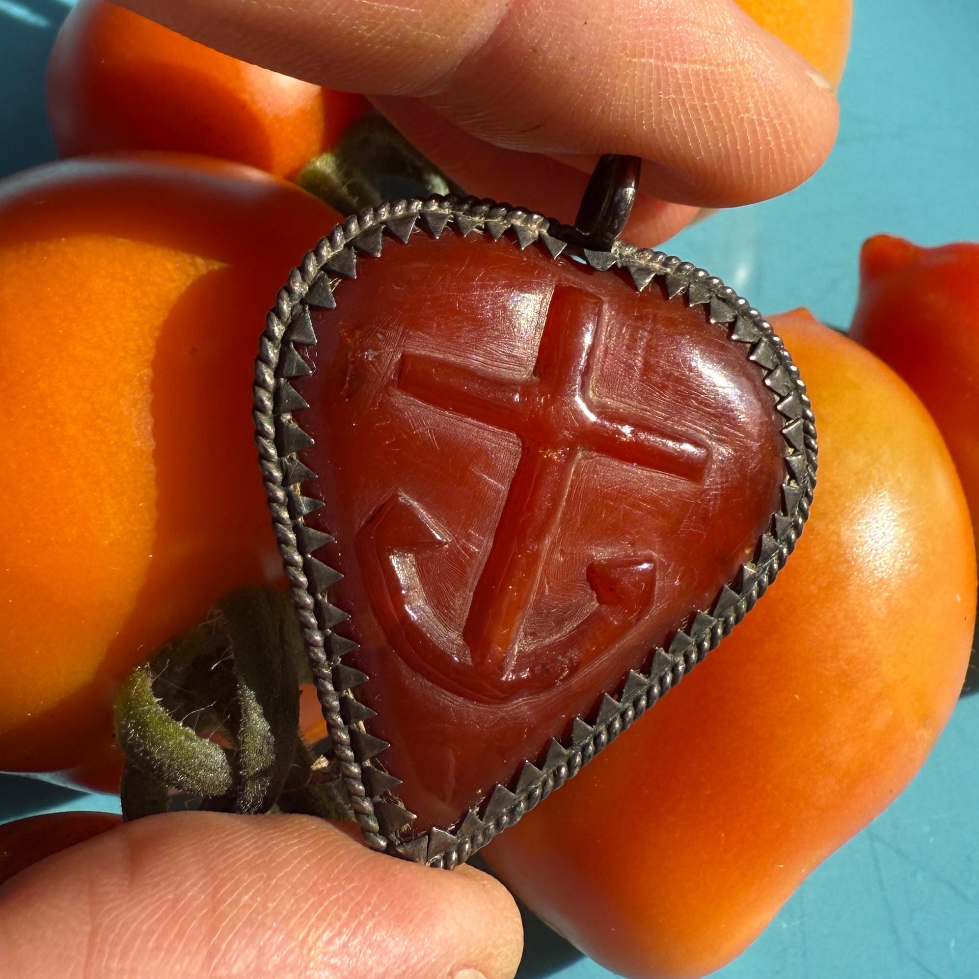Silver-Mounted Amber Heart-Shaped Pendant. Germany, 17th century For Sale 5