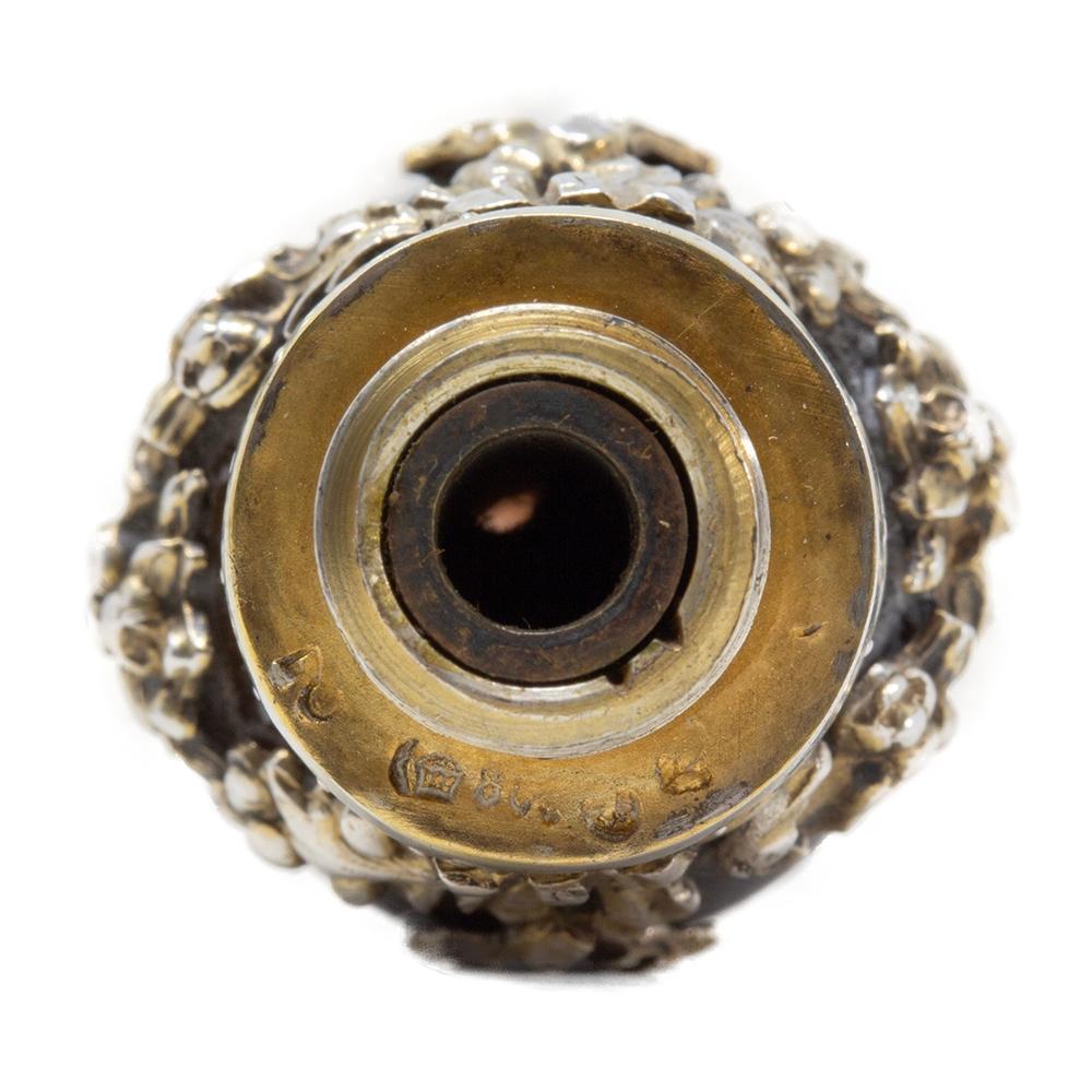 Vinaigrette en argent montée sur I John Johns, poinçonnée en Allemagne, Circa 1890 en vente 3