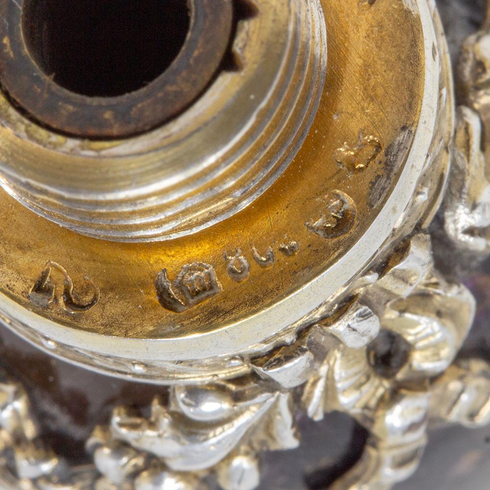Vinaigrette en argent montée sur I John Johns, poinçonnée en Allemagne, Circa 1890 en vente 5