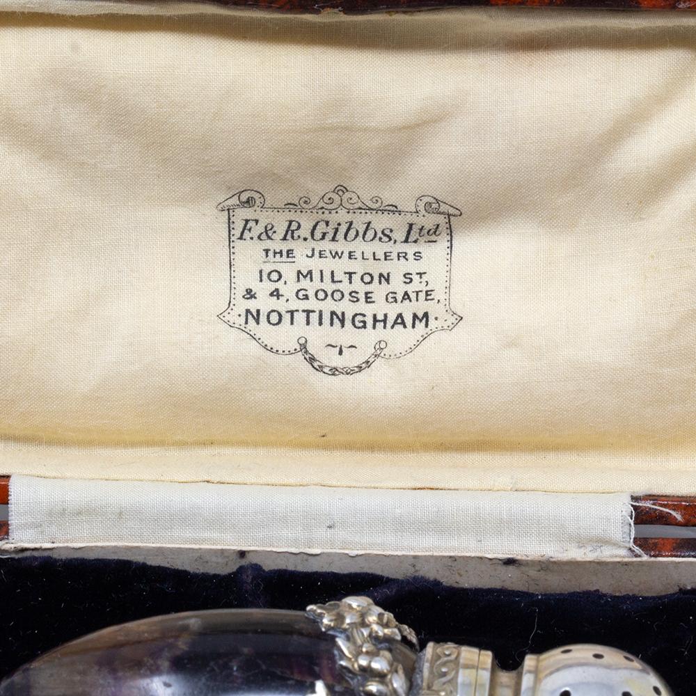 Vinaigrette en argent montée sur I John Johns, poinçonnée en Allemagne, Circa 1890 en vente 8