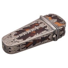 Caddy à parfum en écaille de tortue monté sur argent, 18ème siècle