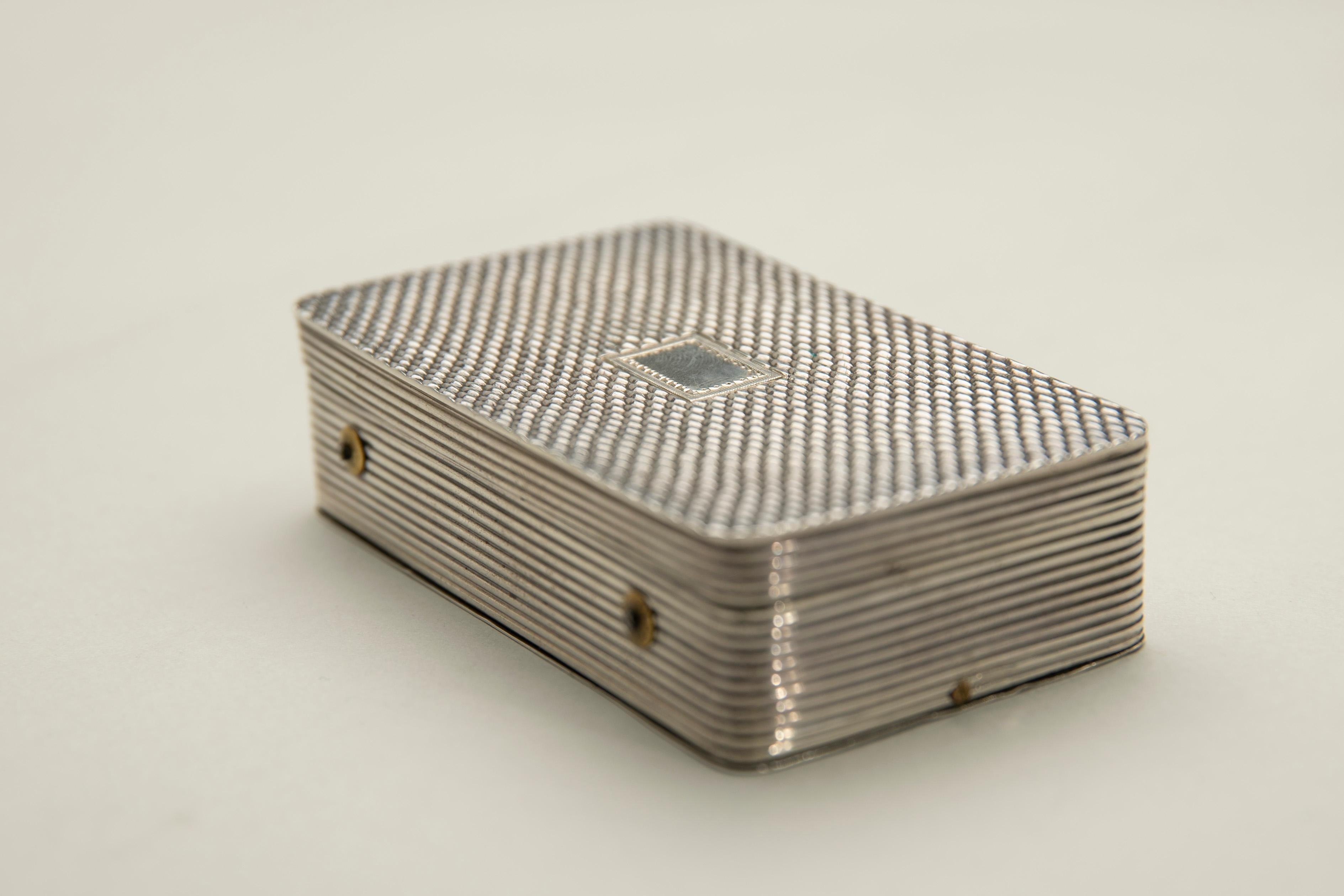 Mid-19th Century Silver musical snuff box For Sale