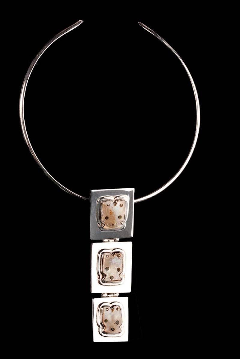 Silver Necklace with Three Mother-of-Pearl Mochica Intaglios over Silver In New Condition In Nuevo Leon, MX