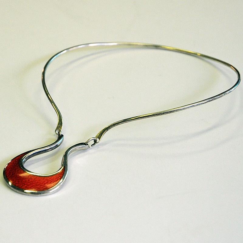 Silver Necklace with Red Enameled Pendant by Pekka Piekäinen 1977, Finland In Good Condition In Stockholm, SE