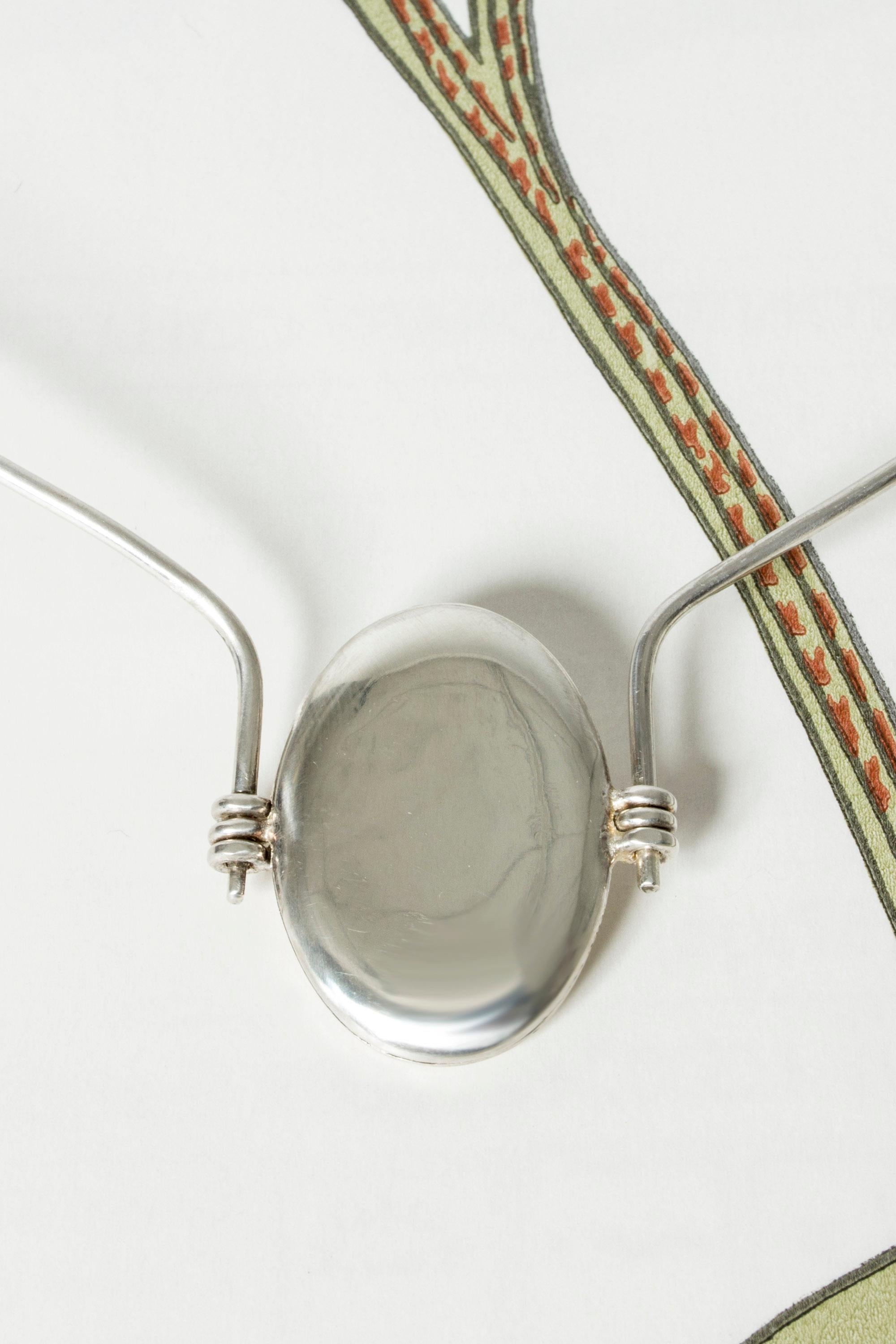 Modernist Silver Neckring with Locket by Pekka Piekäinen, Finland, 1976 For Sale