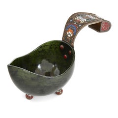Kovsch Ruso de Plata, Nefrita y Esmalte Cloisonné Estilo Fabergé
