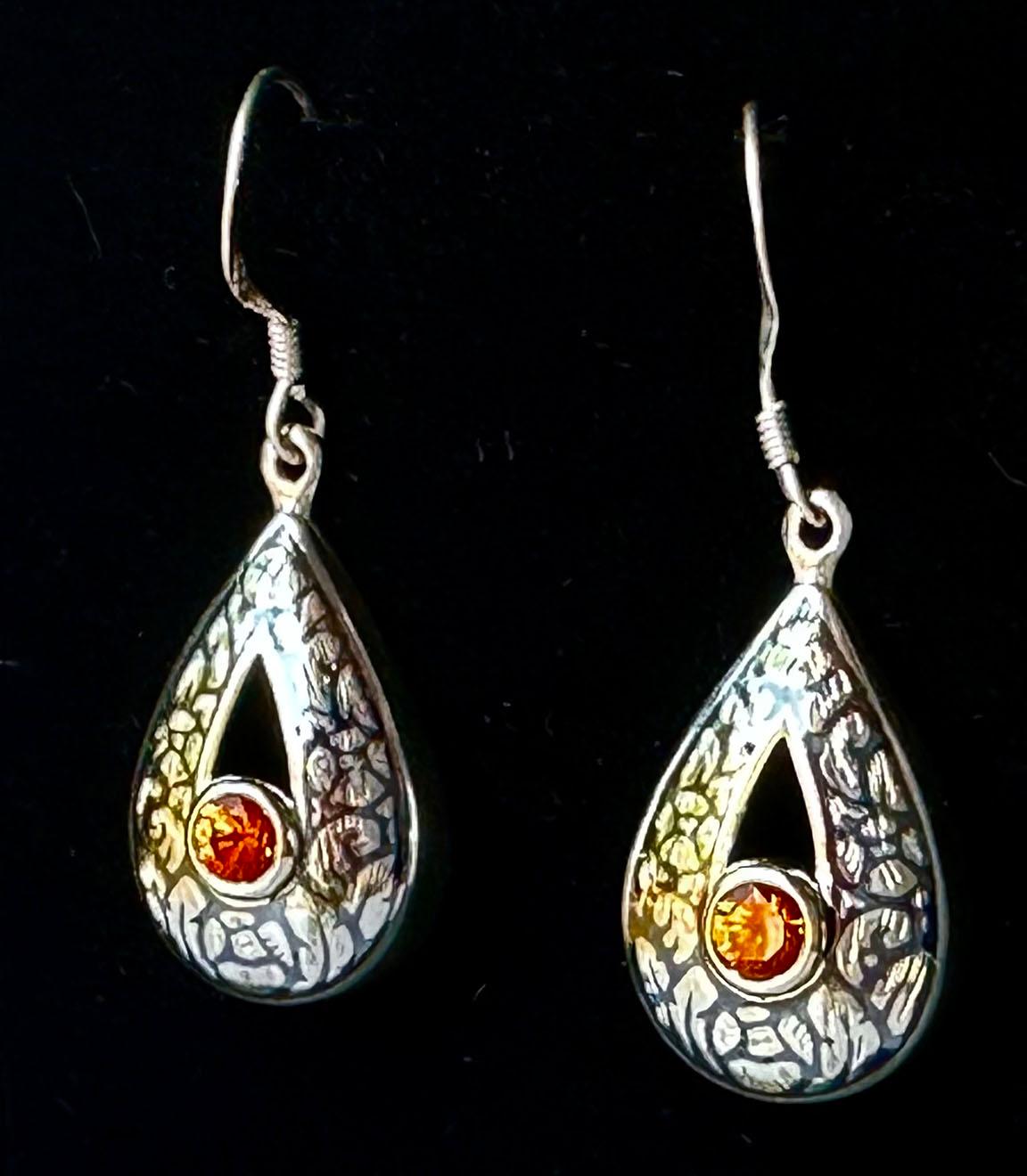 Silver Nielloware Earrings set with Orange Sapphires For Sale 4