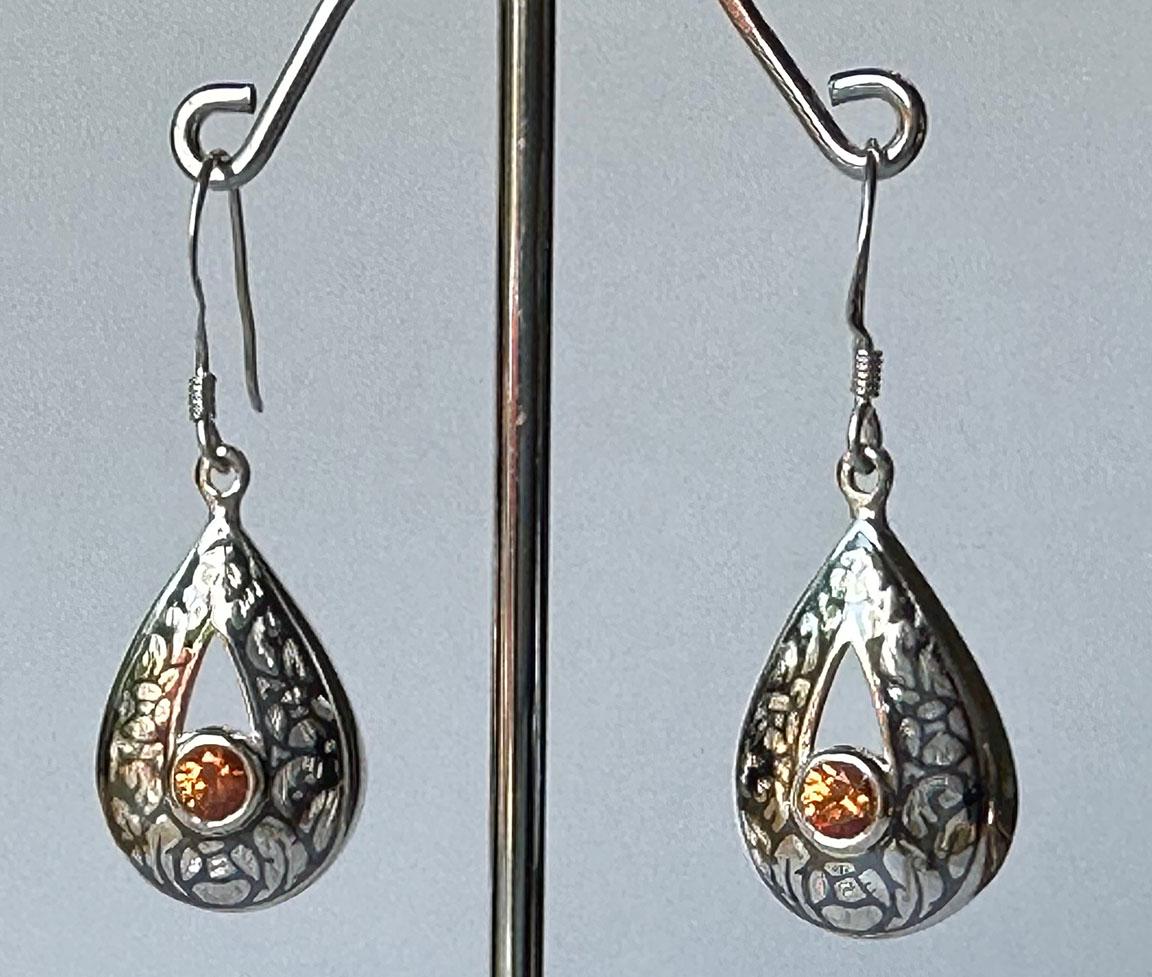 Silver Nielloware Earrings set with Orange Sapphires For Sale 1