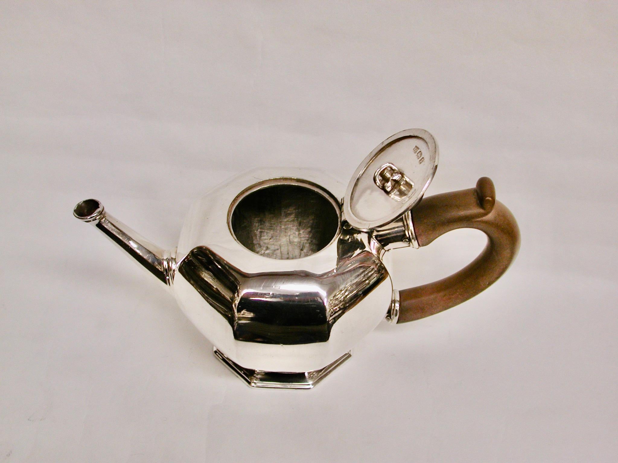 George I Silver Octagonal Bullet Teapot Dated 1930 Made in London by Richard Comyns For Sale