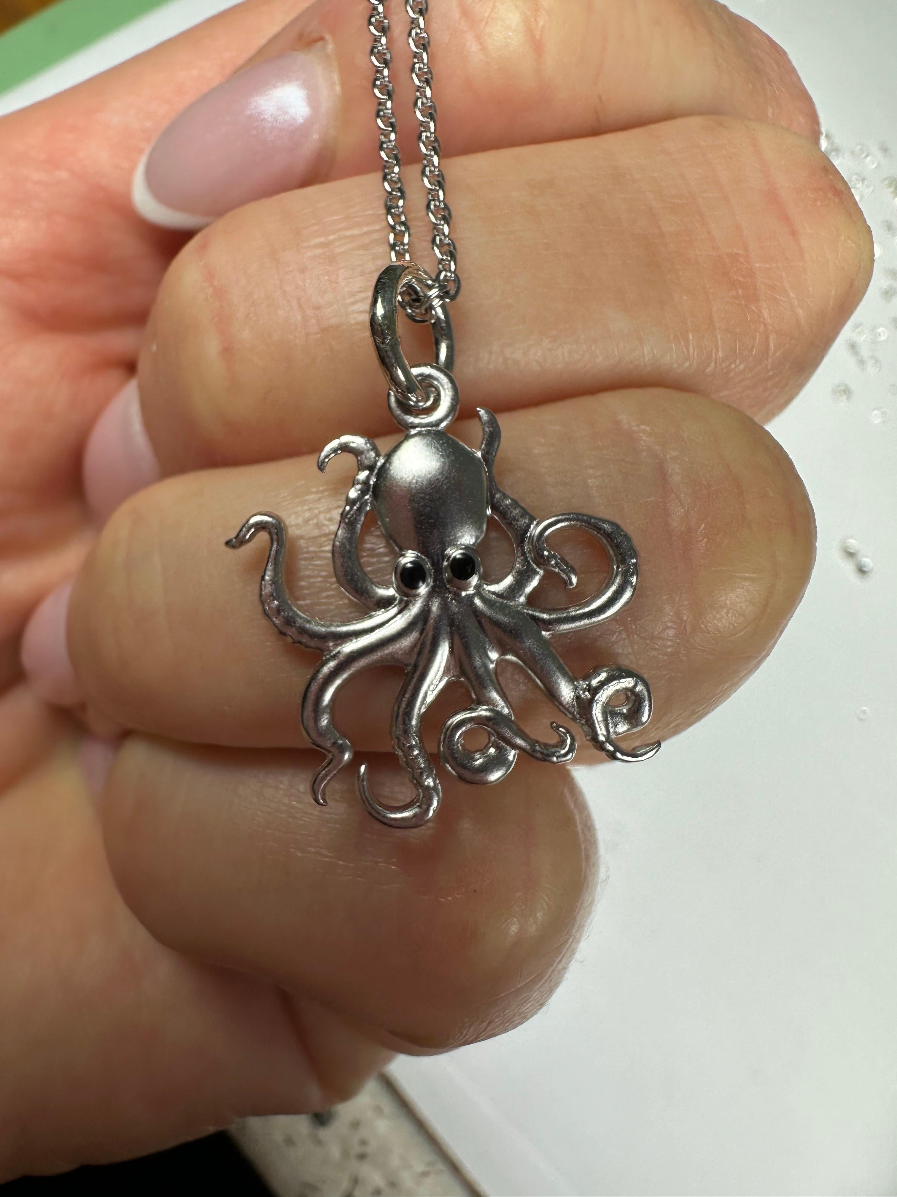 Women's or Men's Silver octopus pendant necklace 925 silver For Sale