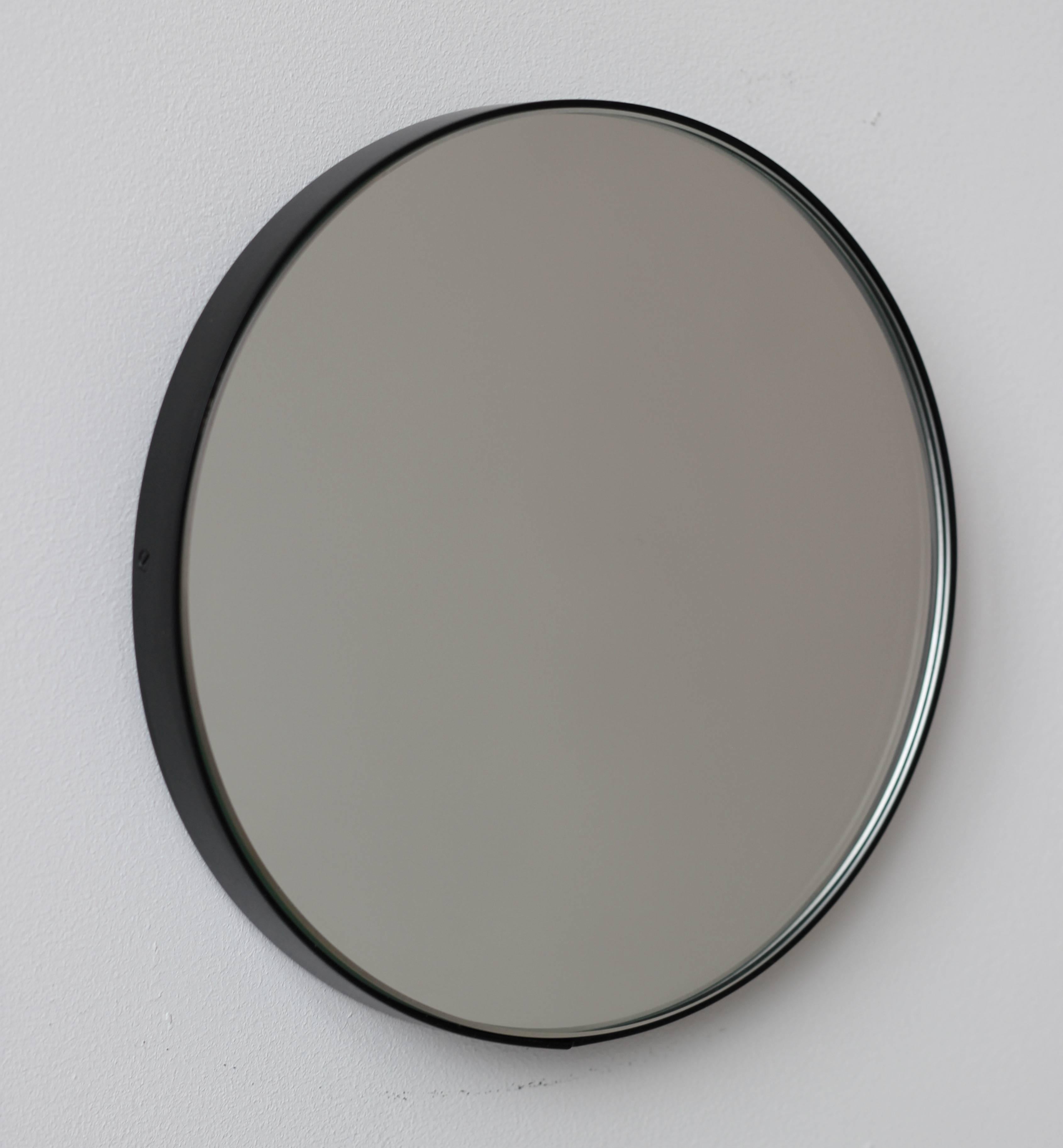 Organique Orbis Round Art Deco Mirror avec cadre noir, Regular en vente