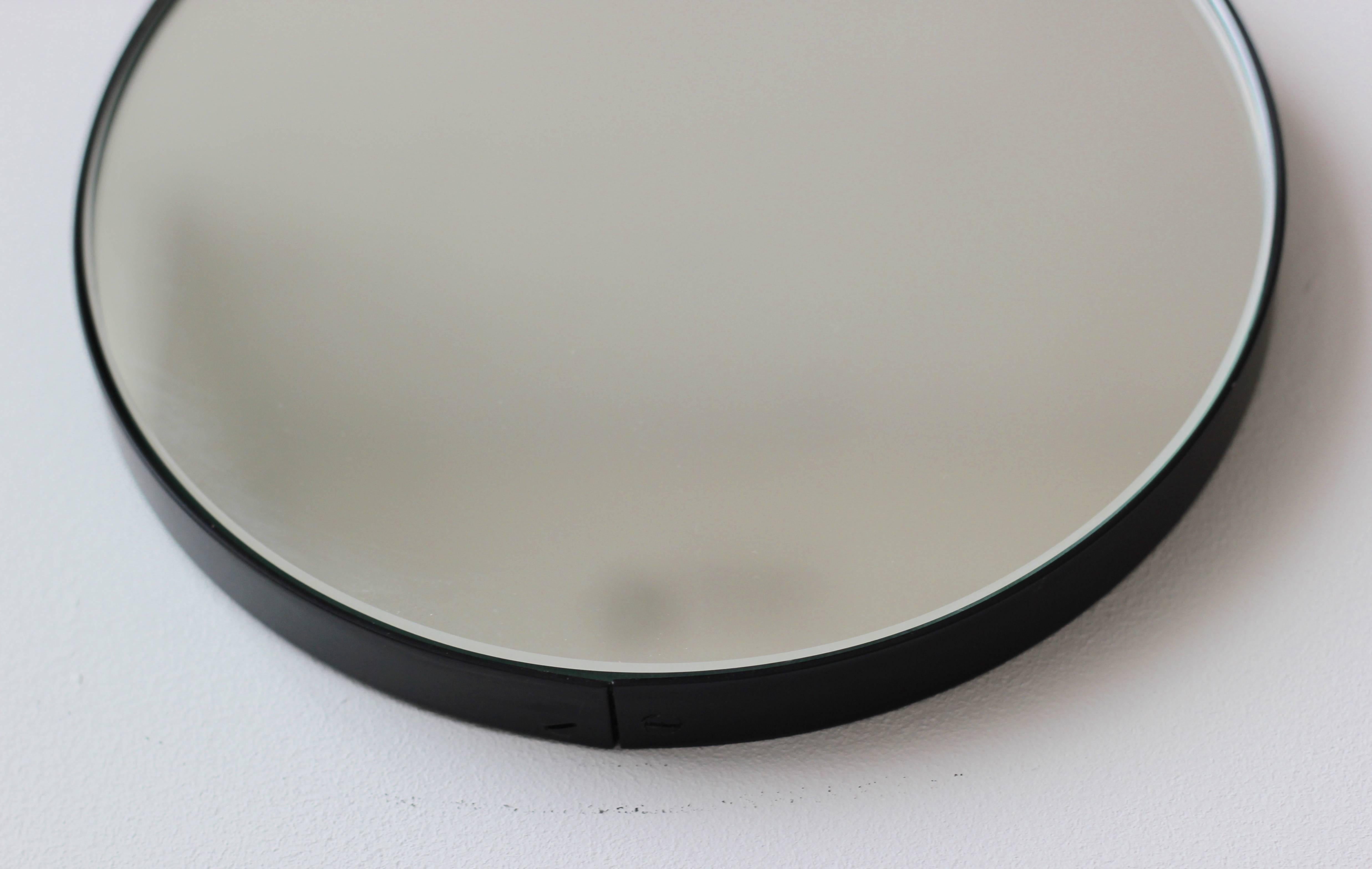 Poudré Orbis Round Art Deco Mirror avec cadre noir, Regular en vente