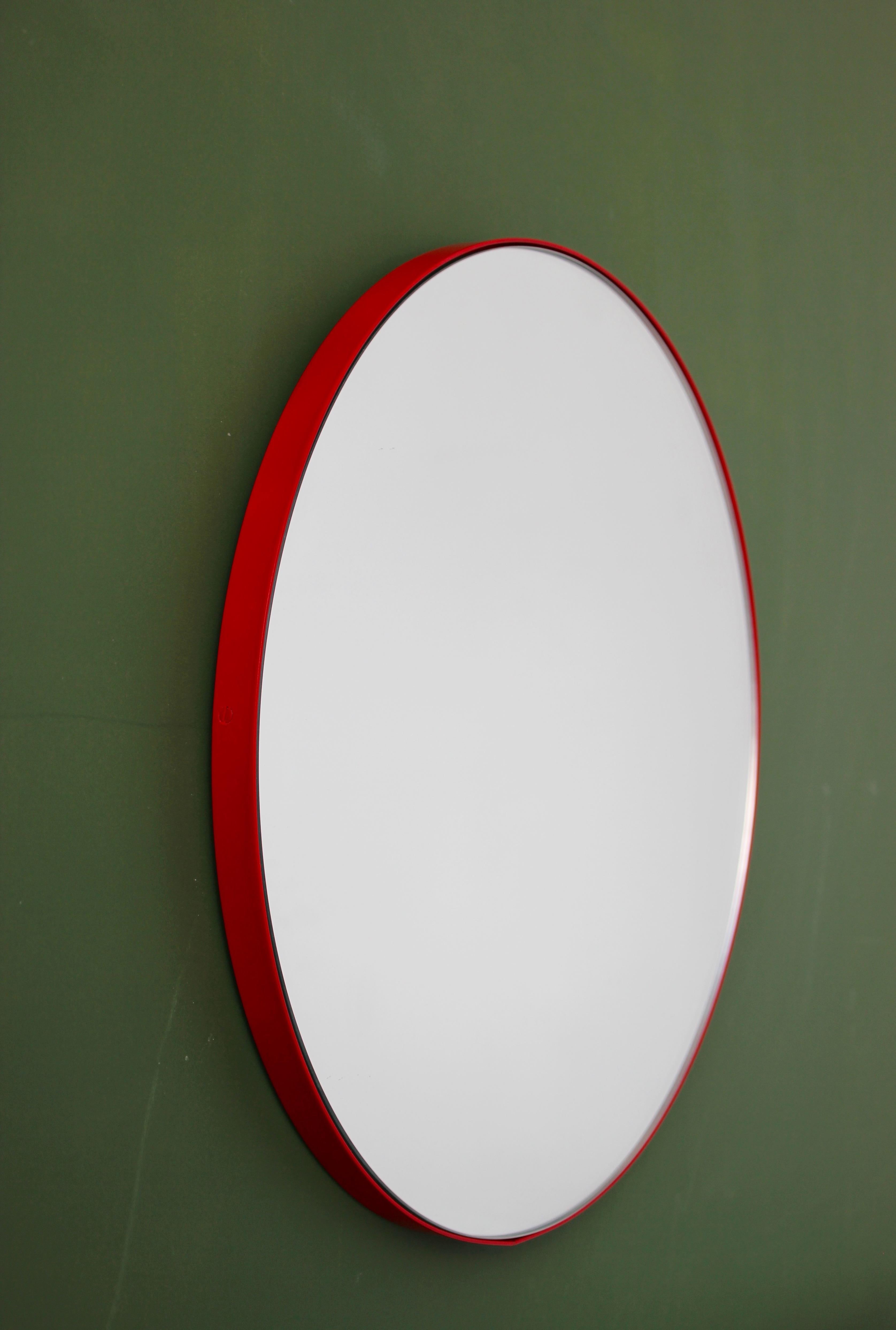 Britannique Miroir contemporain rond Orbis avec cadre rouge, régulier en vente