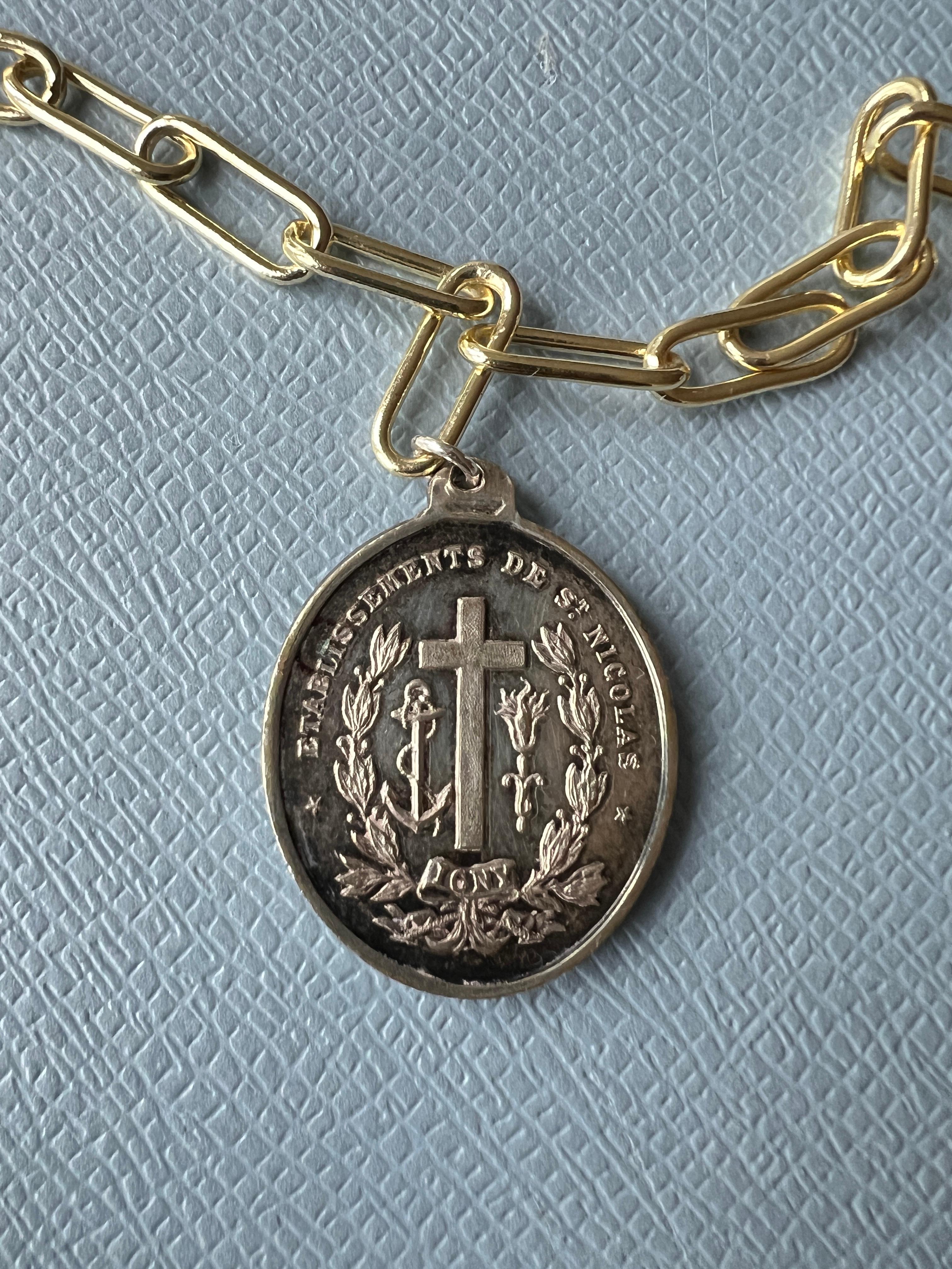 French Silver Oval Medal Gold-Plated Paper Chain Necklace - Vintage Cross Image 5