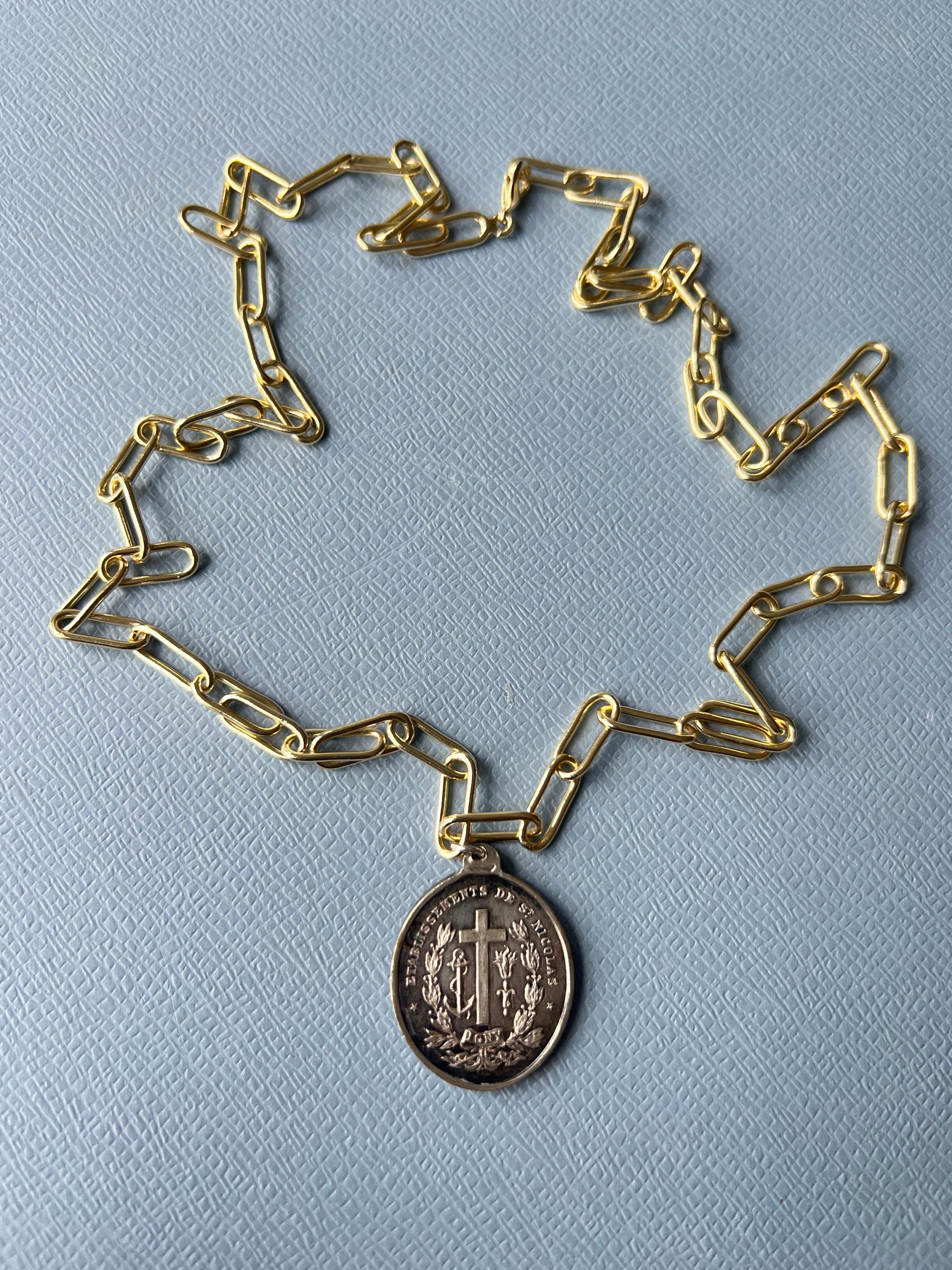 French Silver Oval Medal Gold-Plated Paper Chain Necklace - Vintage Cross Image 7