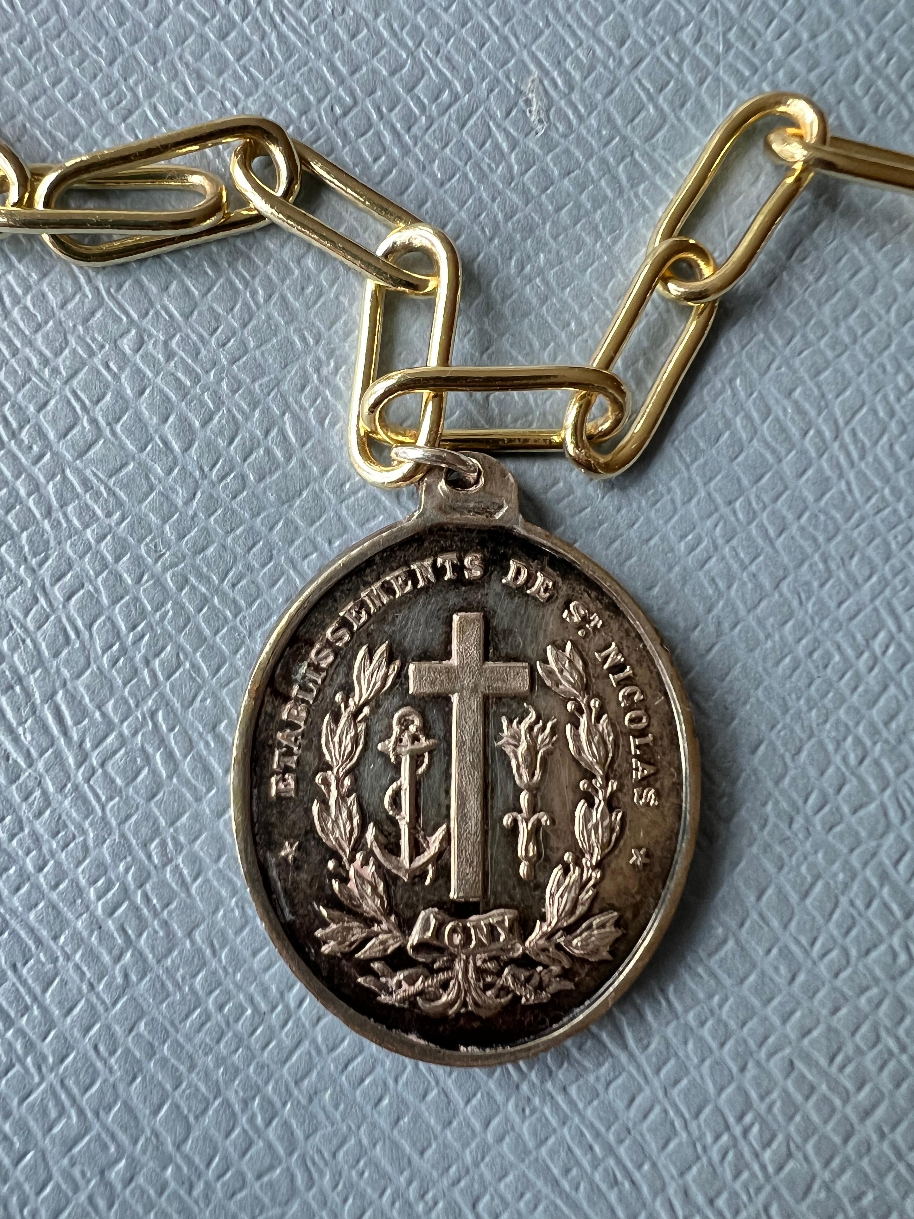 French Silver Oval Medal Gold-Plated Paper Chain Necklace - Vintage Cross Image 10