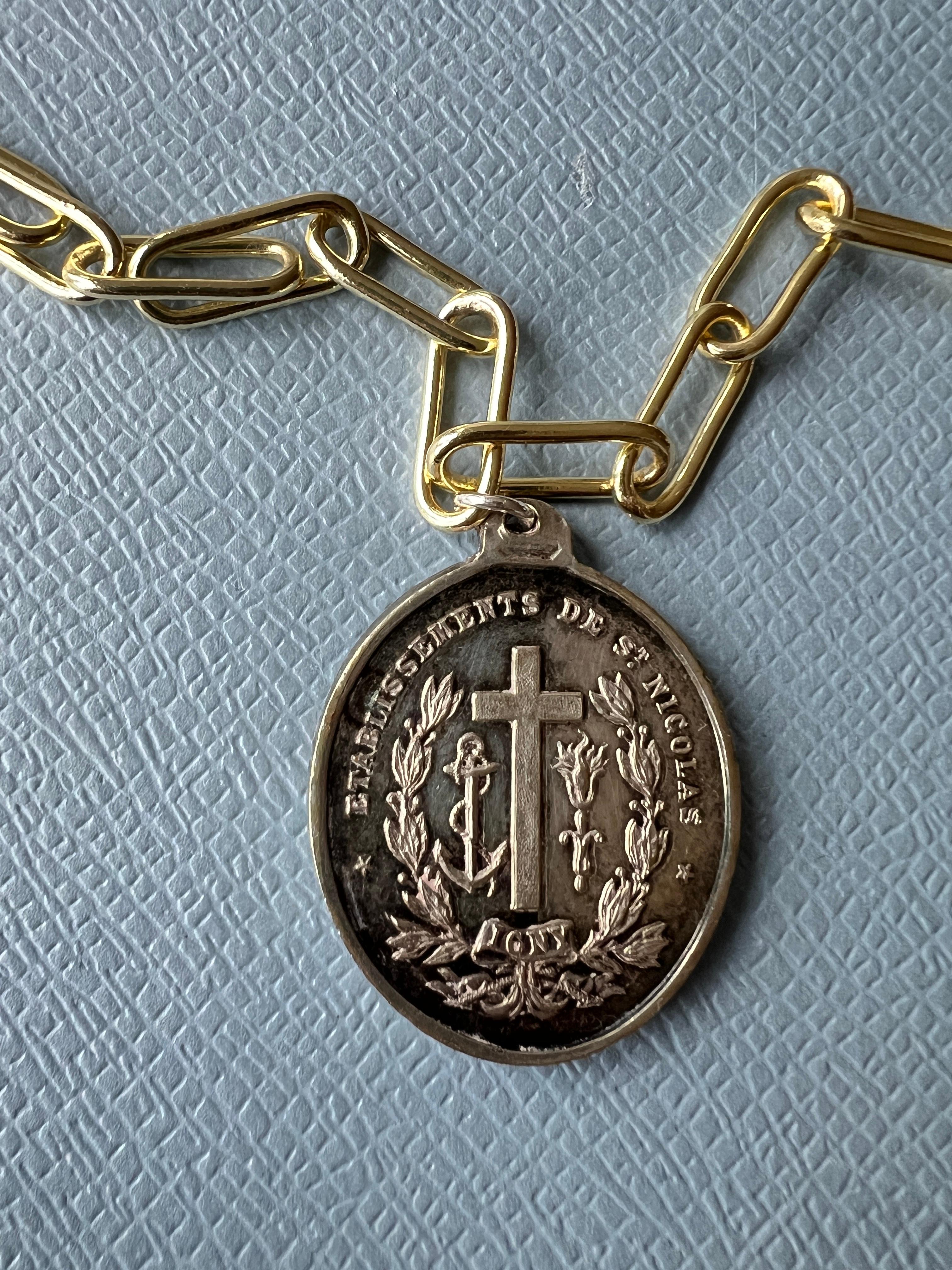 French Silver Oval Medal Gold-Plated Paper Chain Necklace - Vintage Cross Image 11