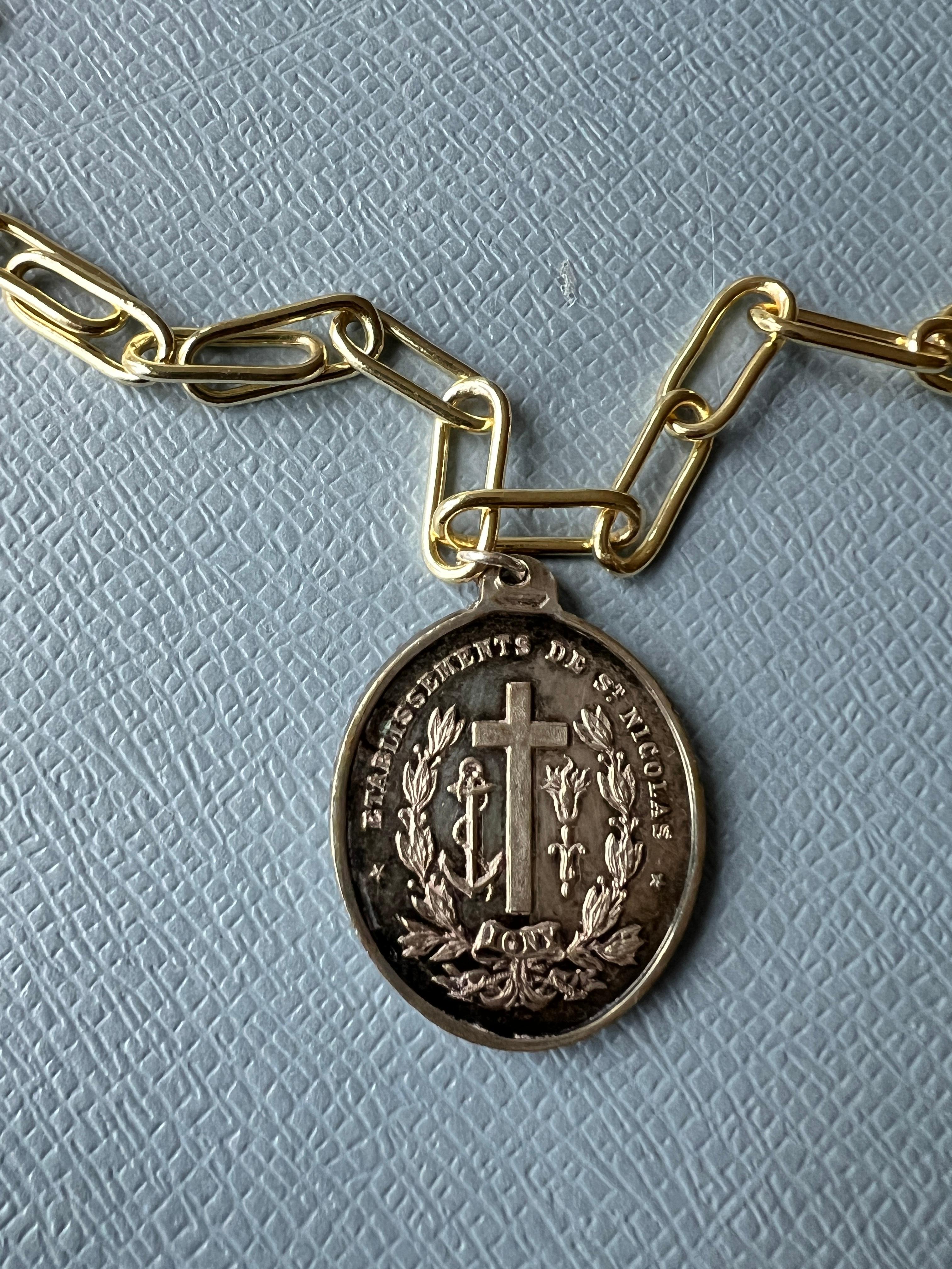 French Silver Oval Medal Gold-Plated Paper Chain Necklace - Vintage Cross Image 12