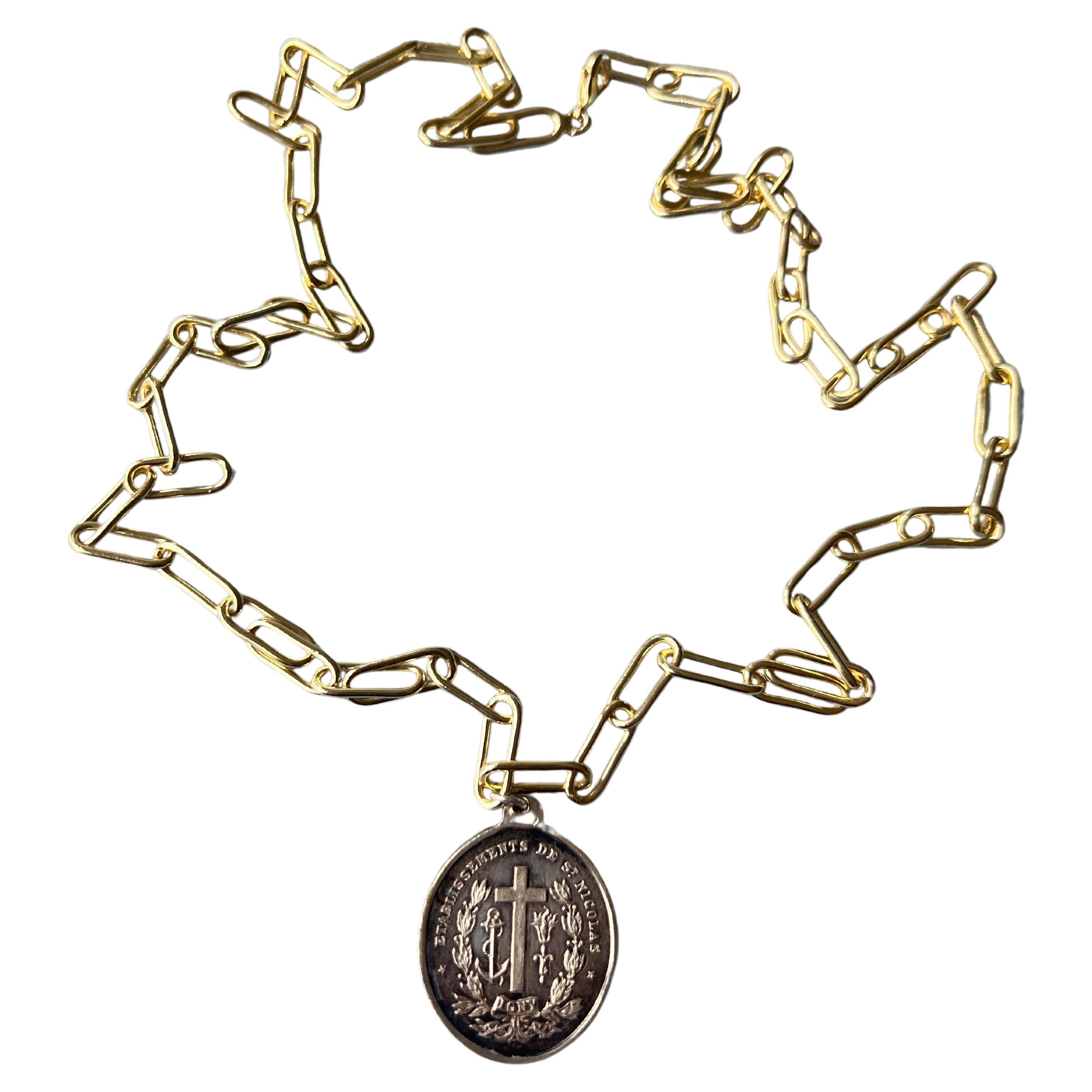 Silver Vintage Original Oval Medal Long Gold Plate Paper Chain Necklace 

Length: ~29 