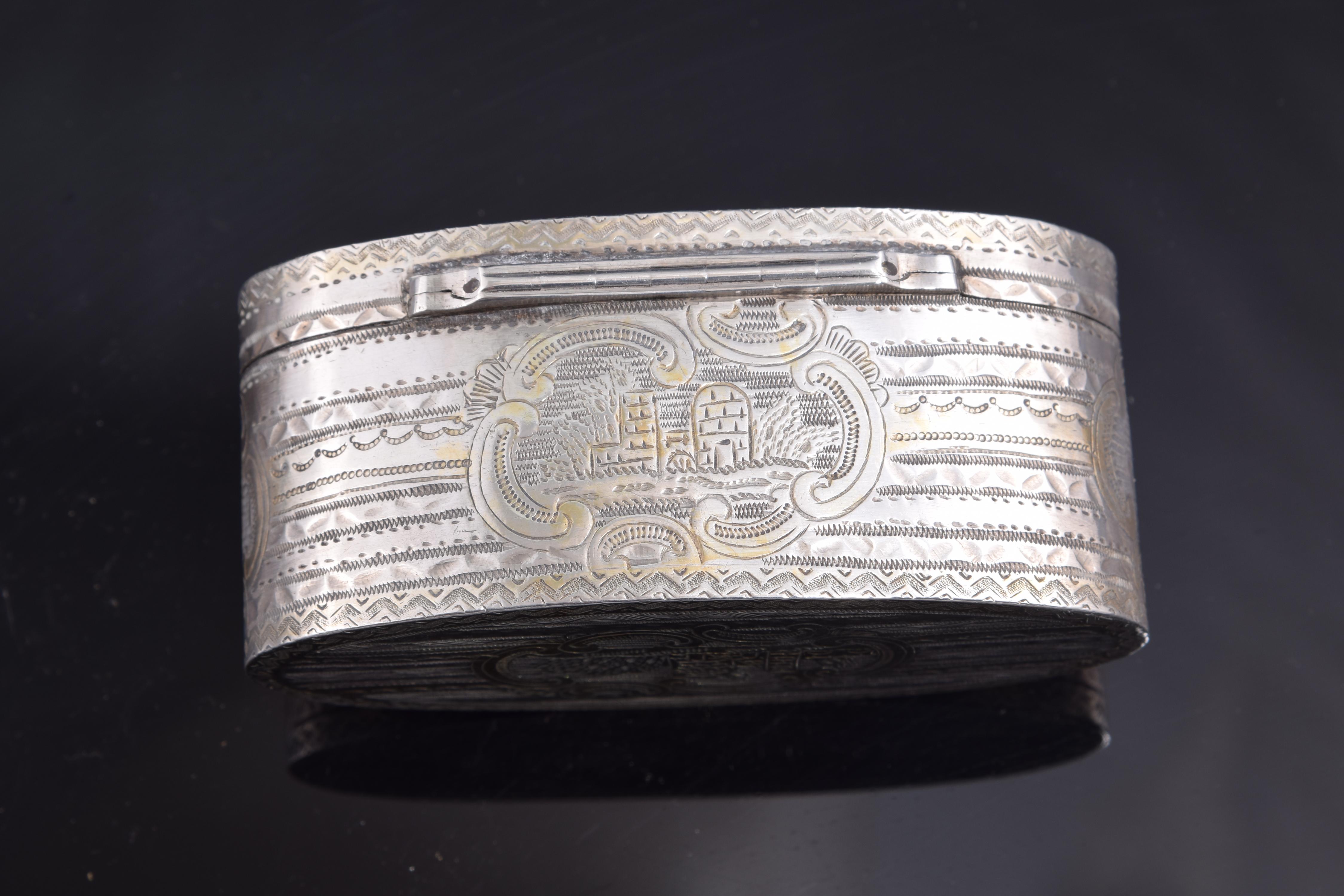 Silver Oval Box, 19th Century, with Hallmarks For Sale 1