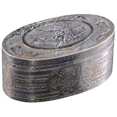 Caja ovalada de plata, siglo XIX, con punzones
