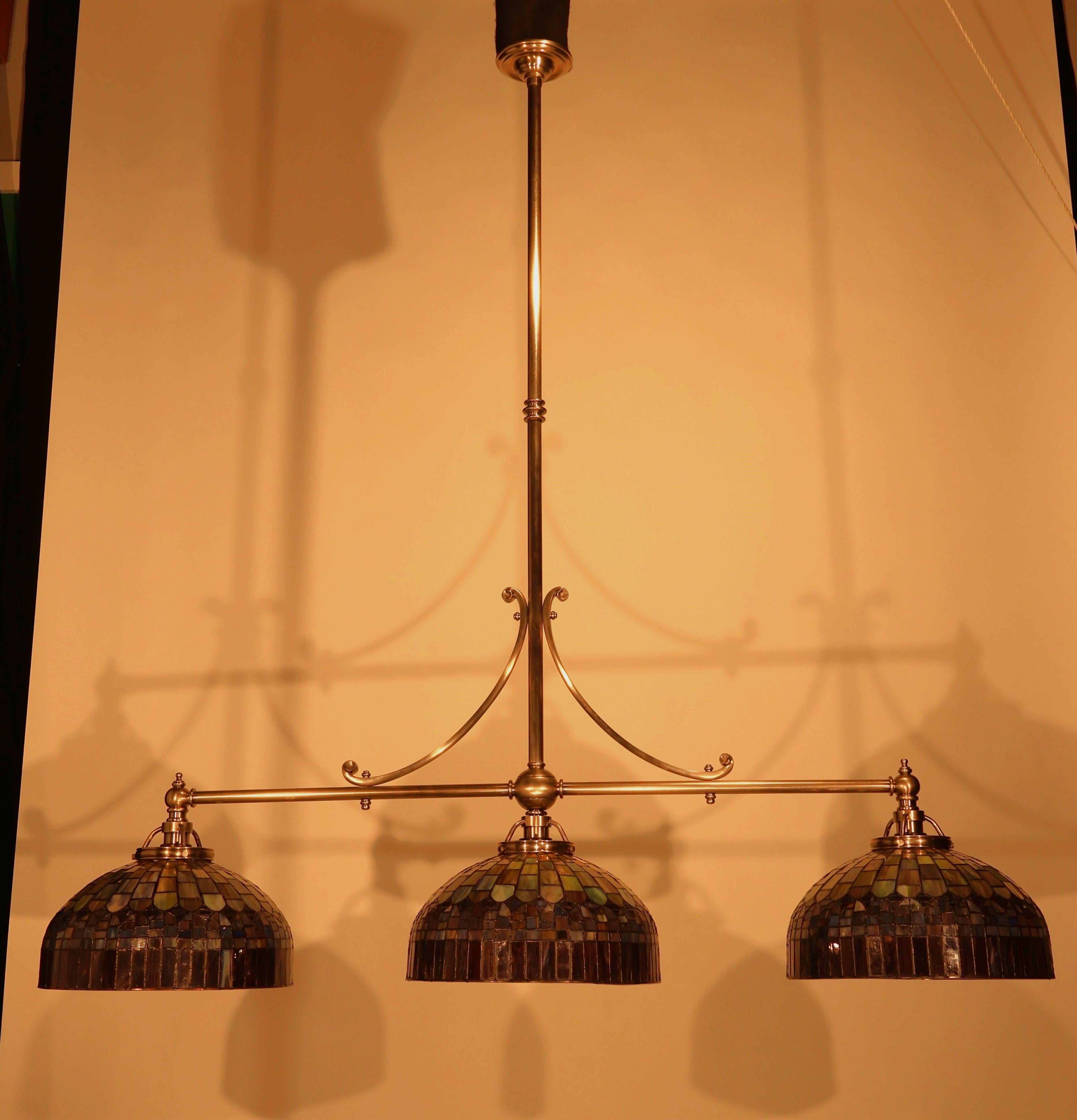 Lampada da biliardo a 3 luci in argento e bronzo in vendita 5