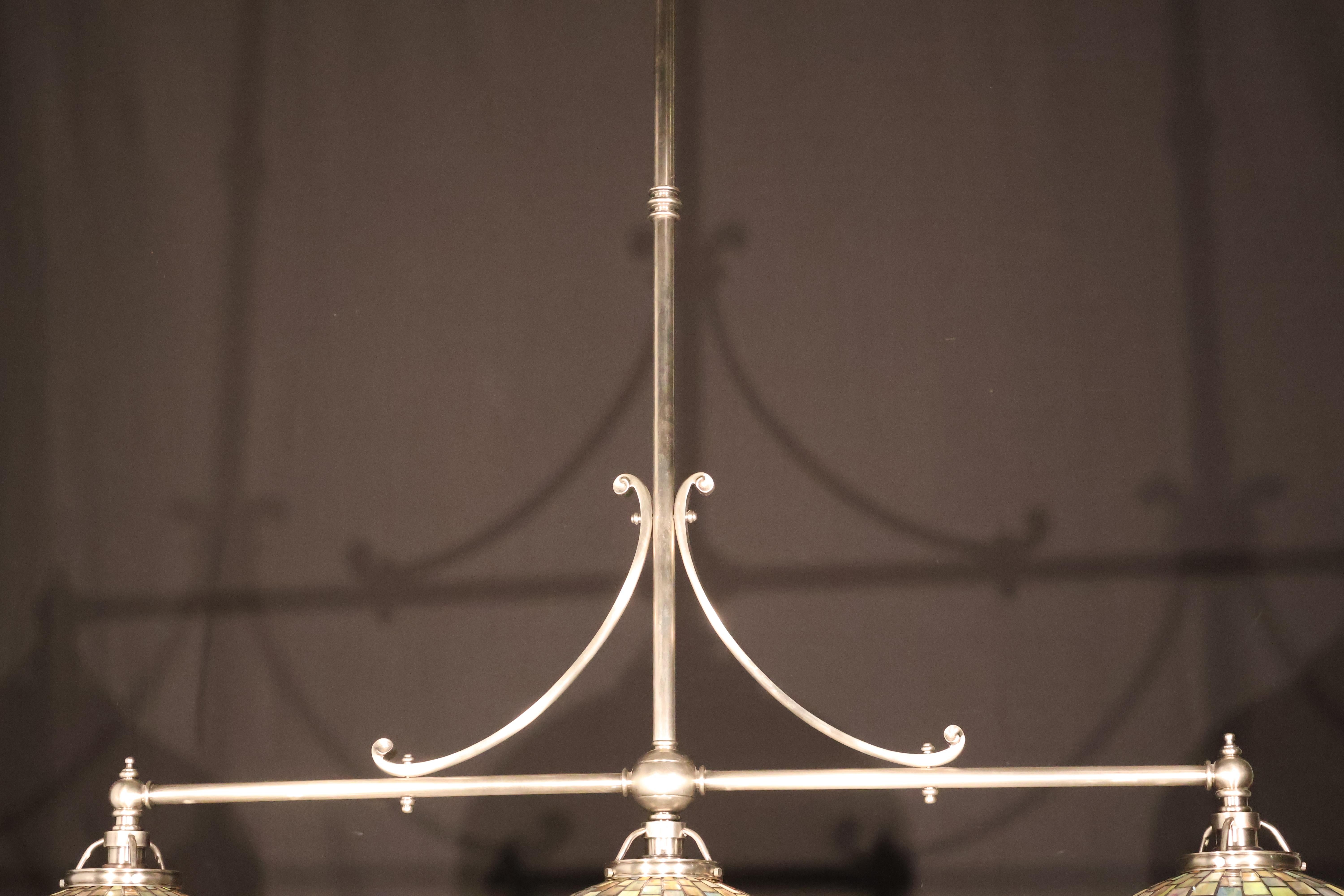 Lampada da biliardo a 3 luci in argento e bronzo in vendita 7