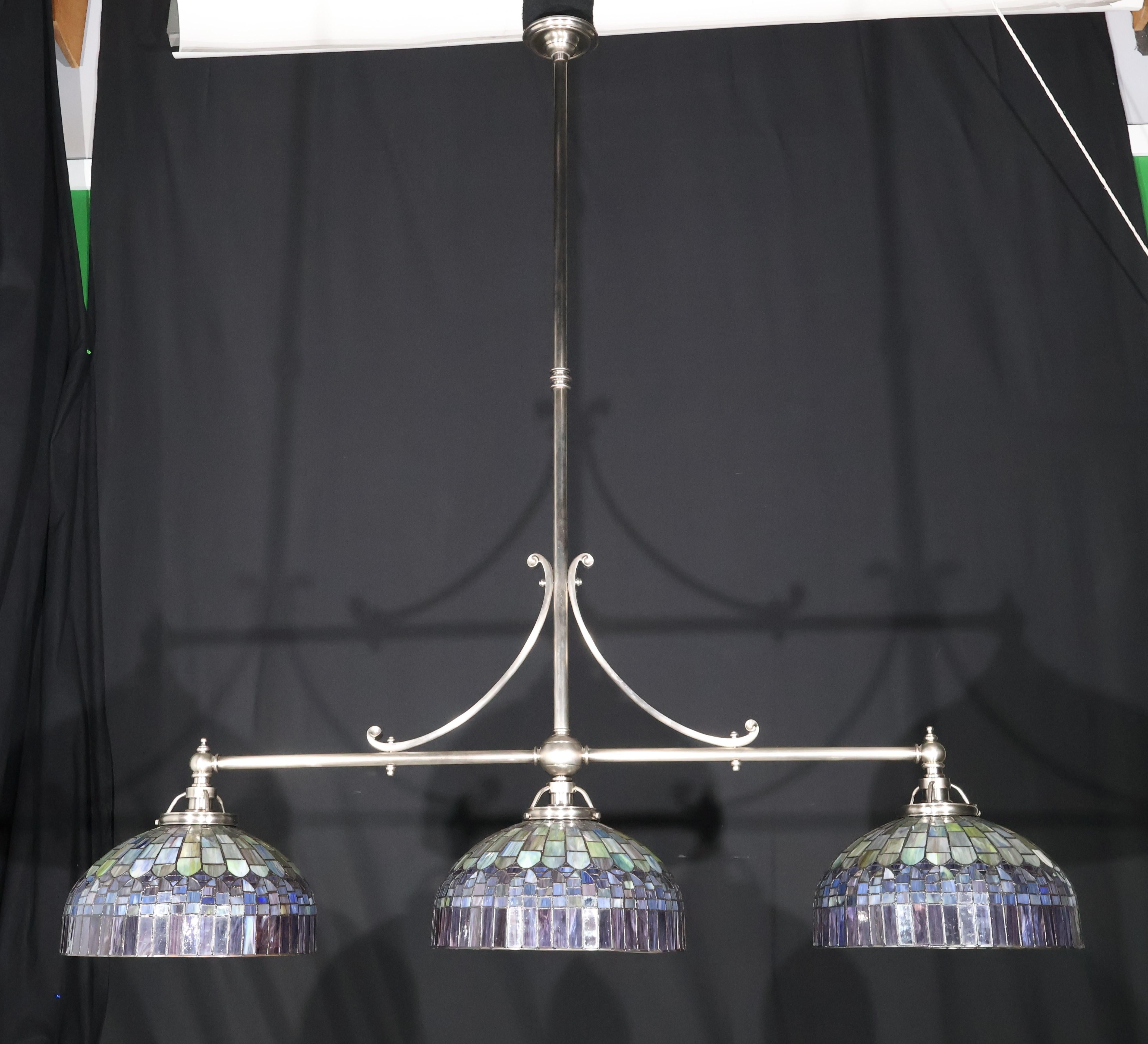 Lampada da biliardo a 3 luci in argento e bronzo In condizioni buone in vendita a Atlanta, GA
