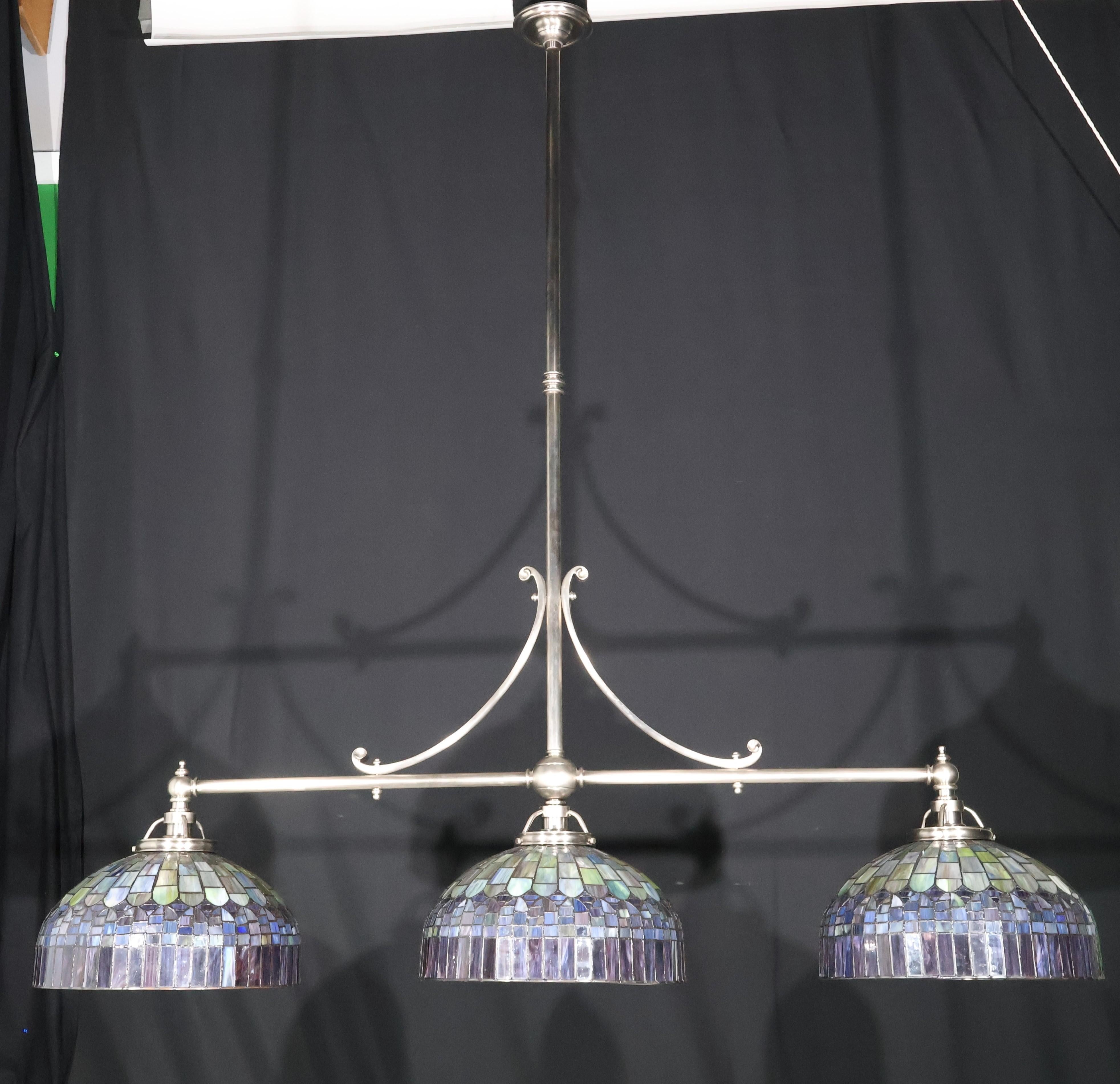 XX secolo Lampada da biliardo a 3 luci in argento e bronzo in vendita