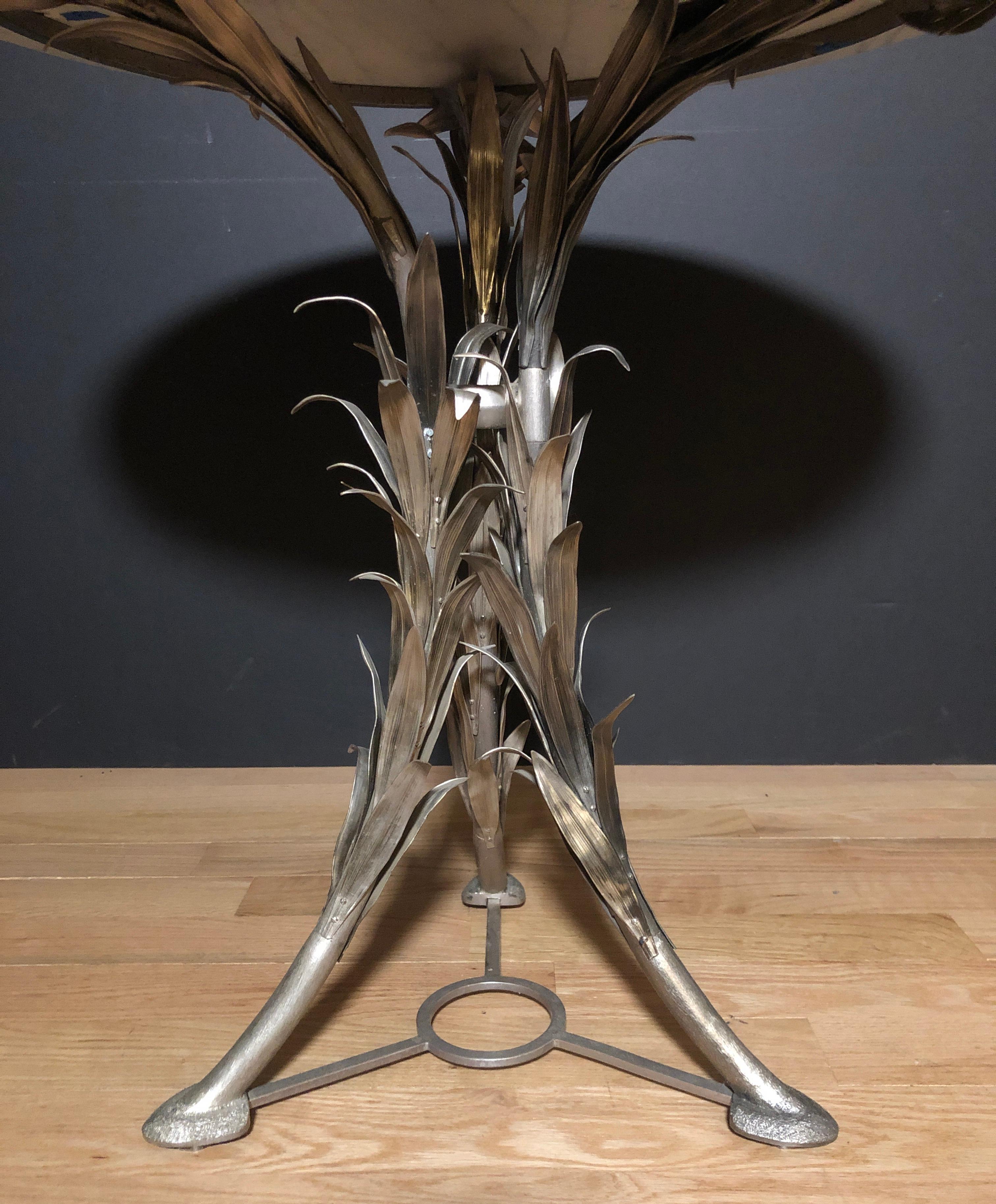 Art nouveau A Silver sur Bronze Marble Top Palm Leaves Form Gueridon en vente