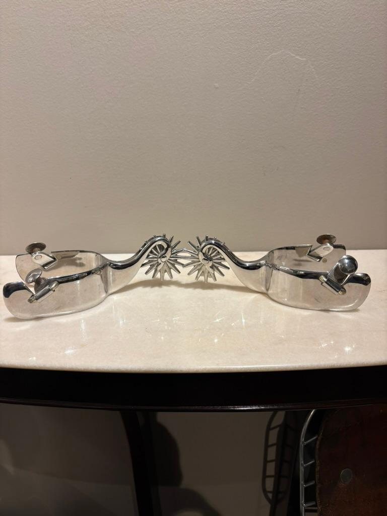 Espuelas de Vaquero de Acero Pulido con Recubrimiento de Plata de Eduardo Garcia  circa 1980's en venta 5