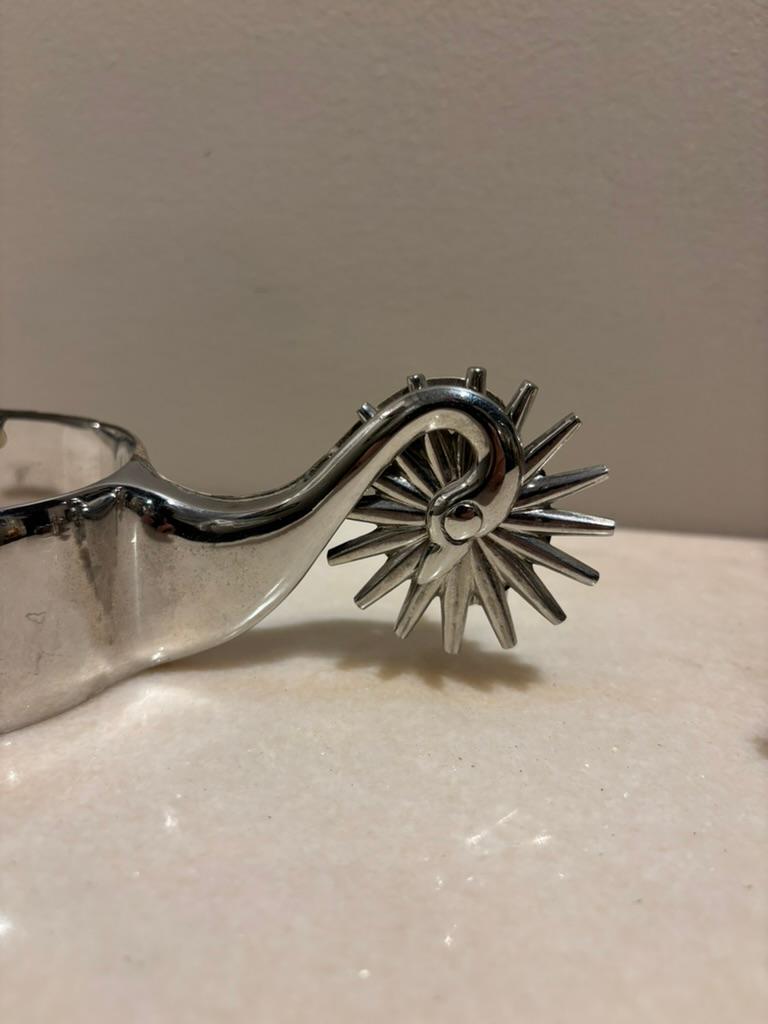 Espuelas de Vaquero de Acero Pulido con Recubrimiento de Plata de Eduardo Garcia  circa 1980's en venta 7