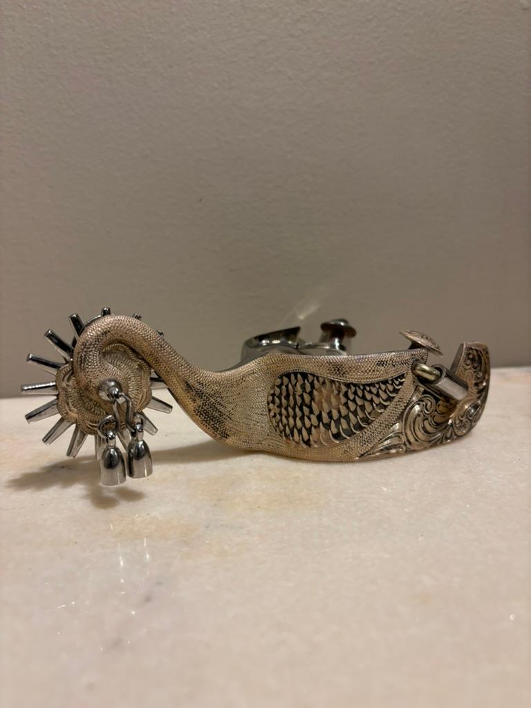 Espuelas de Vaquero de Acero Pulido con Recubrimiento de Plata de Eduardo Garcia  circa 1980's en venta 9