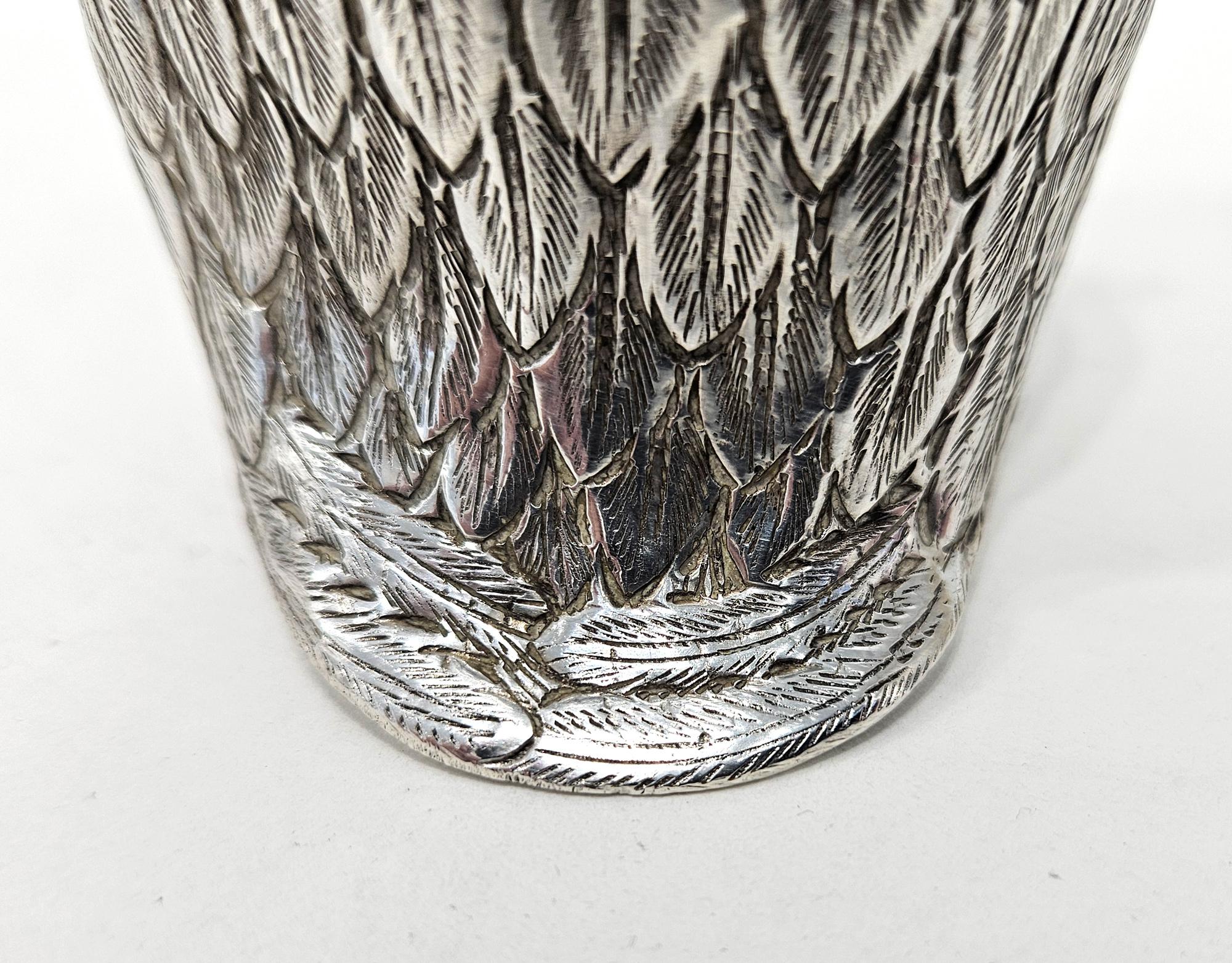 Pot à moutarde en argent avec inhabituelle cuillère de service à œils verts et escargots, vers 1930 en vente 2