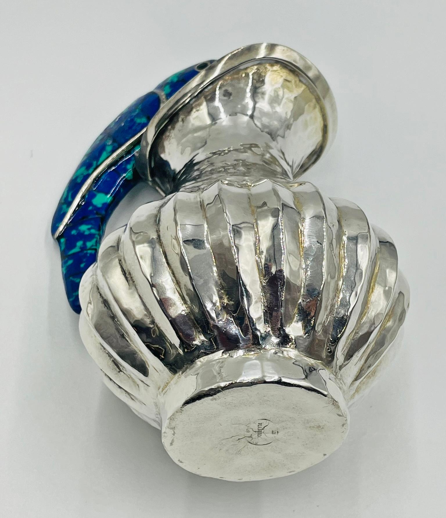 Brocca a forma di pappagallo in argento con intarsio di lapis e turchese, Los Fajardo, anni '60 in vendita 5
