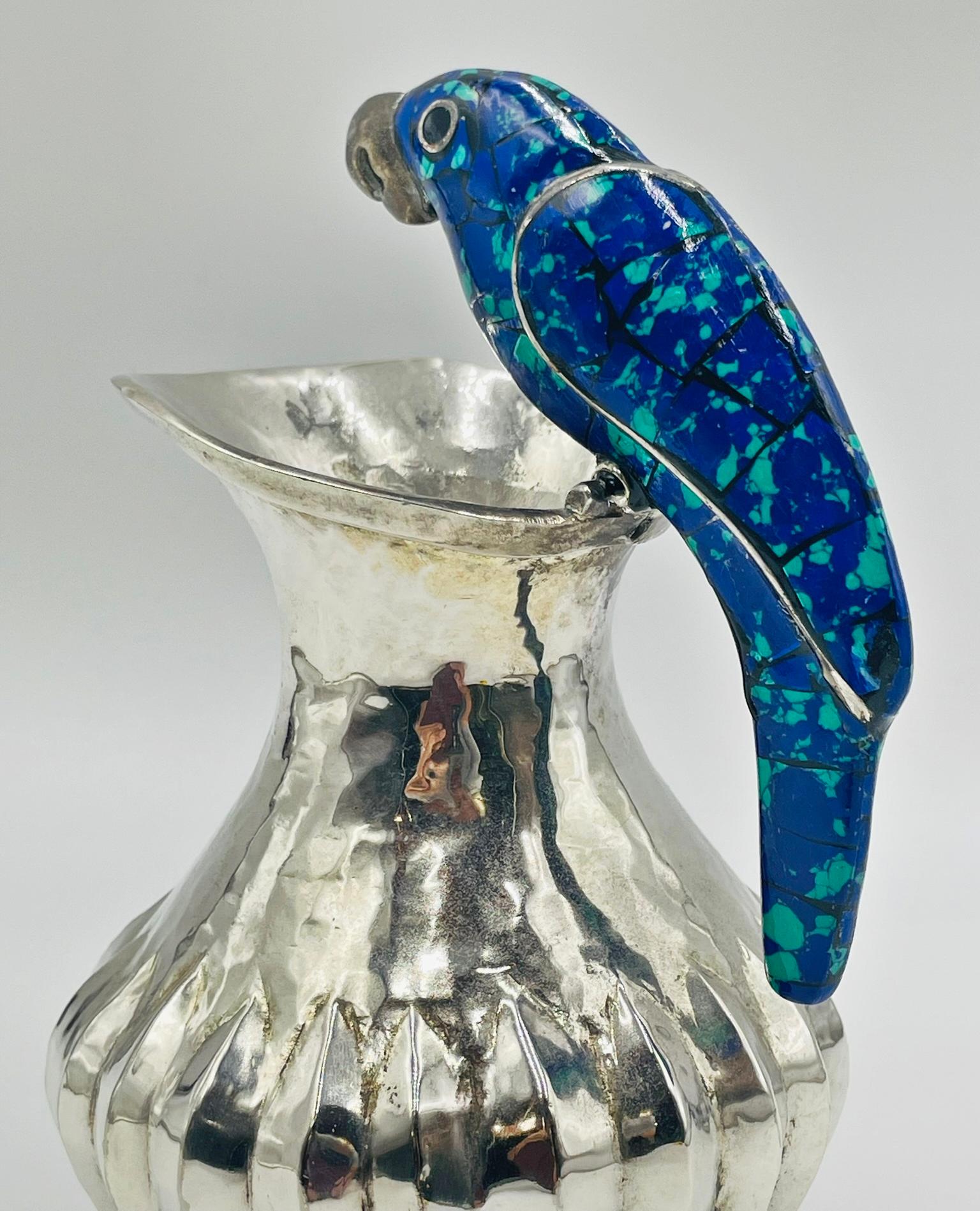 Brocca a forma di pappagallo in argento con intarsio di lapis e turchese, Los Fajardo, anni '60 in vendita 10