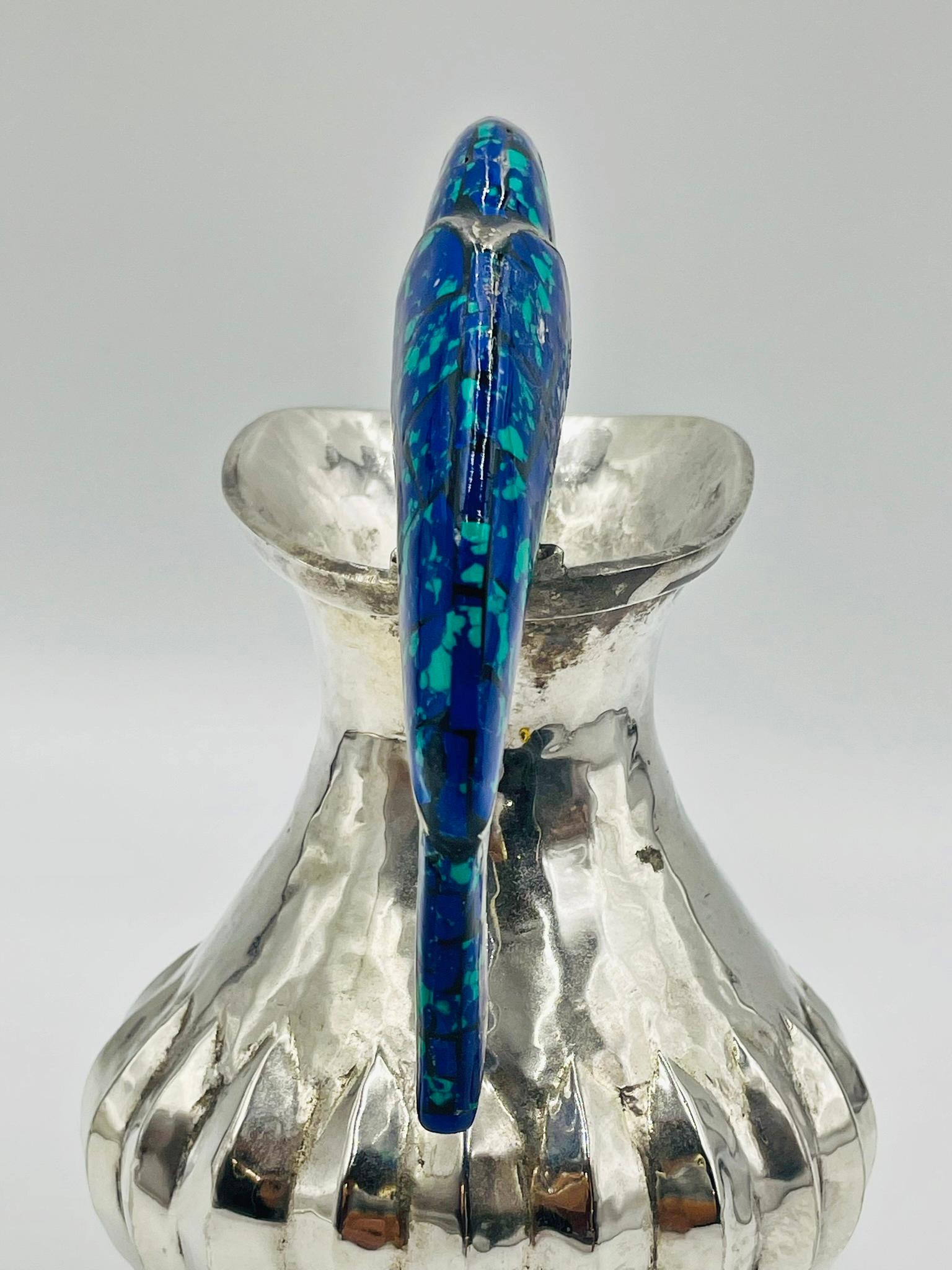 Brocca a forma di pappagallo in argento con intarsio di lapis e turchese, Los Fajardo, anni '60 in vendita 11