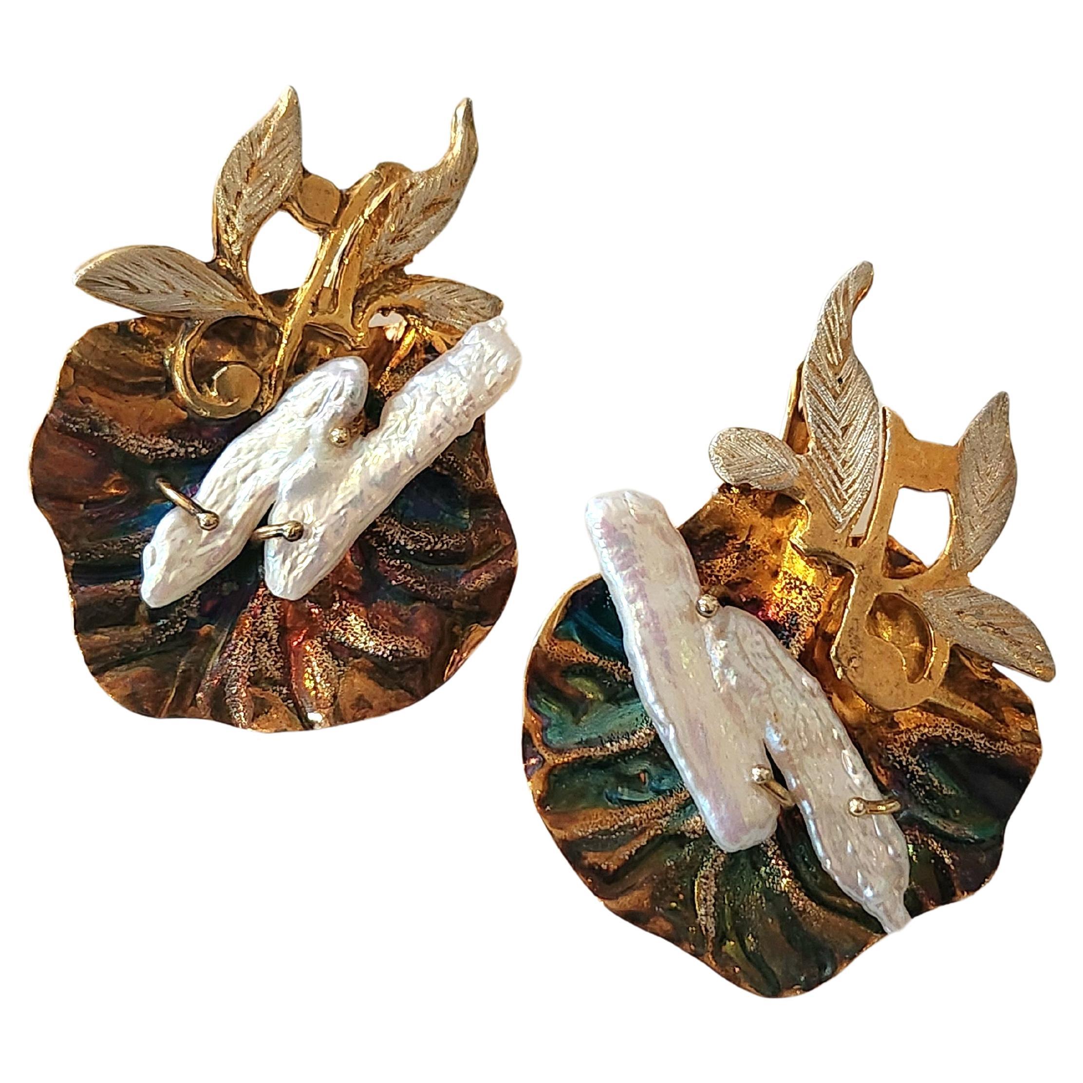 Silver Pearl Gold Plated Enamel Earrings In Good Condition For Sale In Cairo, EG