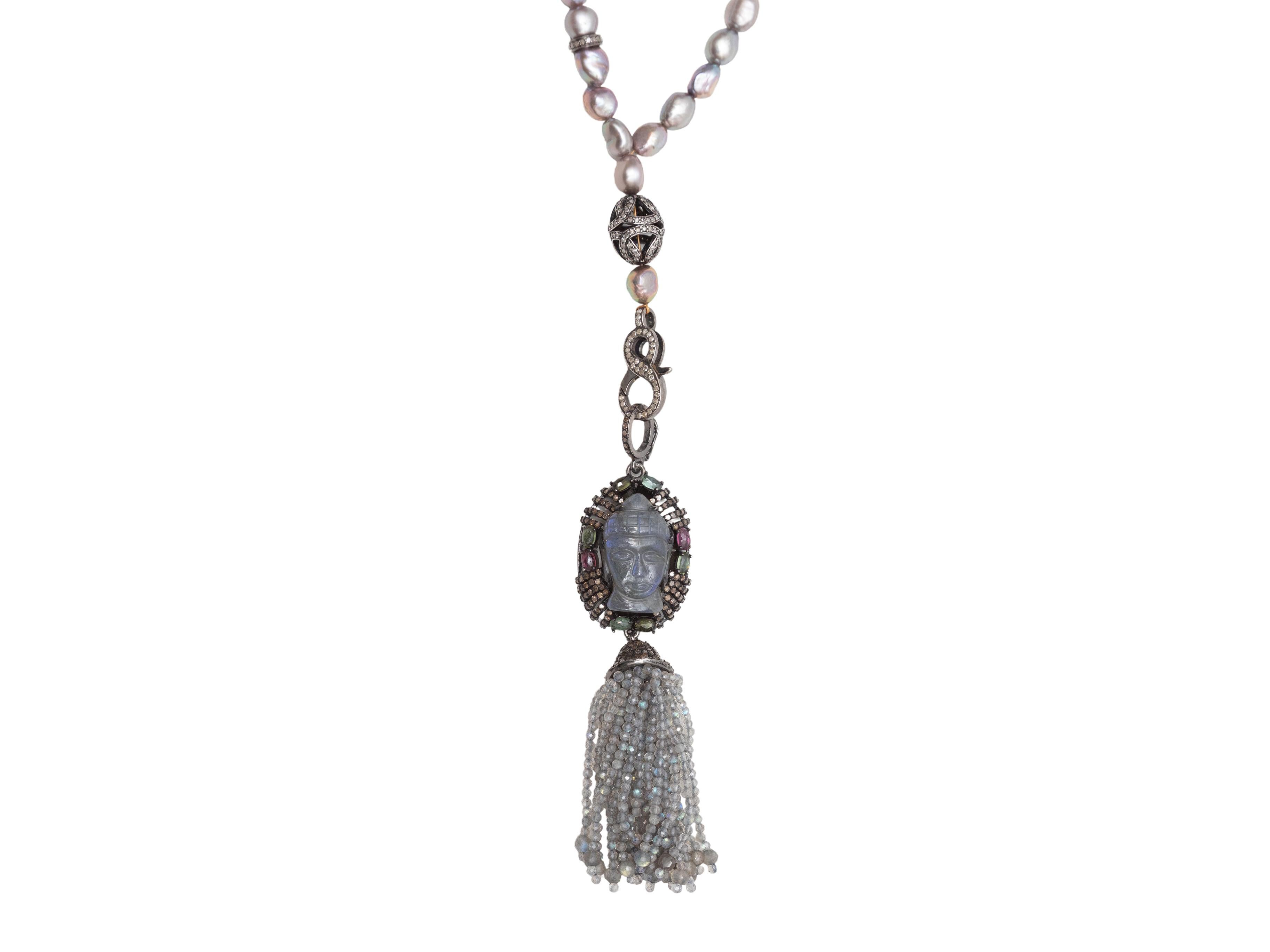 Silberne, perlenbesetzte, diamantbesetzte und labradoritfarbene Quasten-Halskette. 0,25