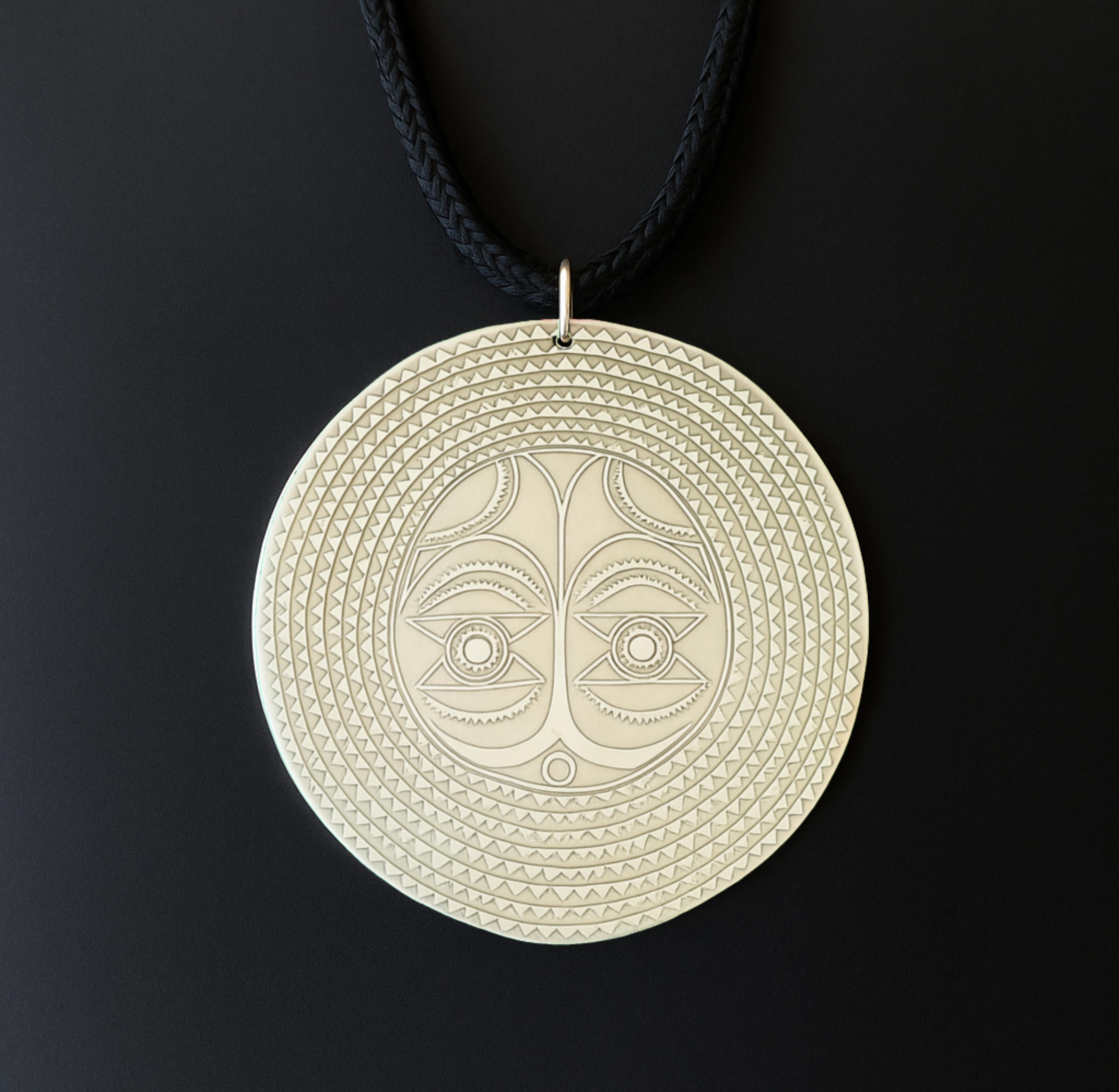 Silberanhänger, 92,5% Sterling, inspiriert von westafrikanischen Masken (Portugiesisch) im Angebot