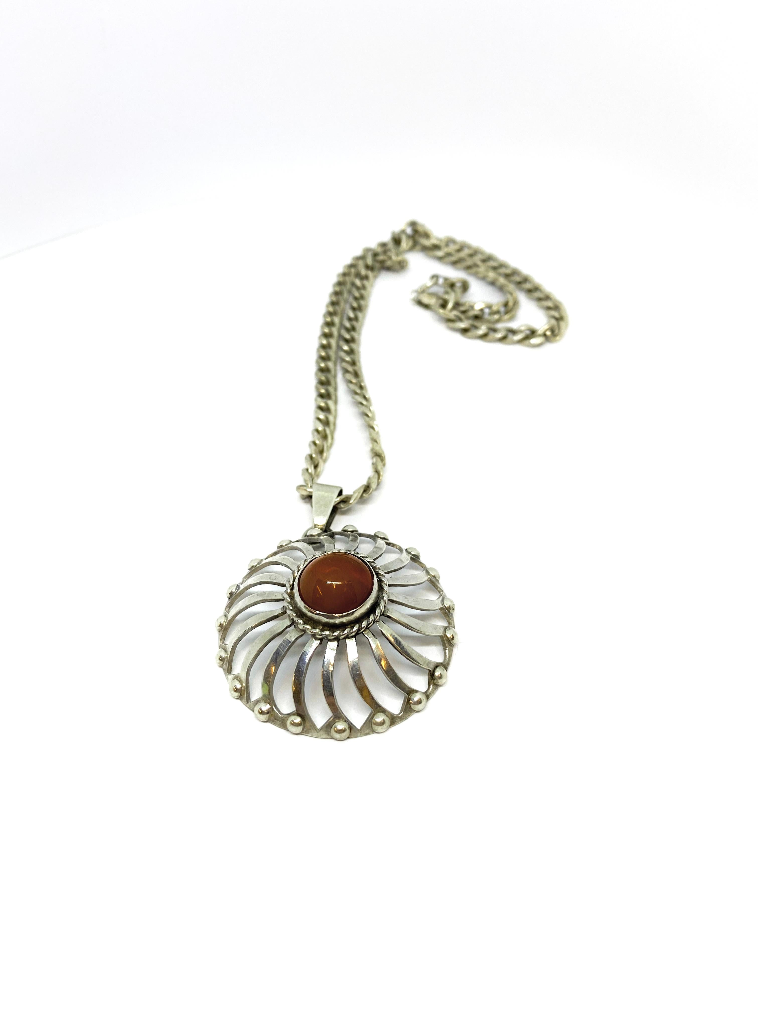 Silver Pendant in Amber Probably the Soviet Union In Good Condition For Sale In Orimattila, FI